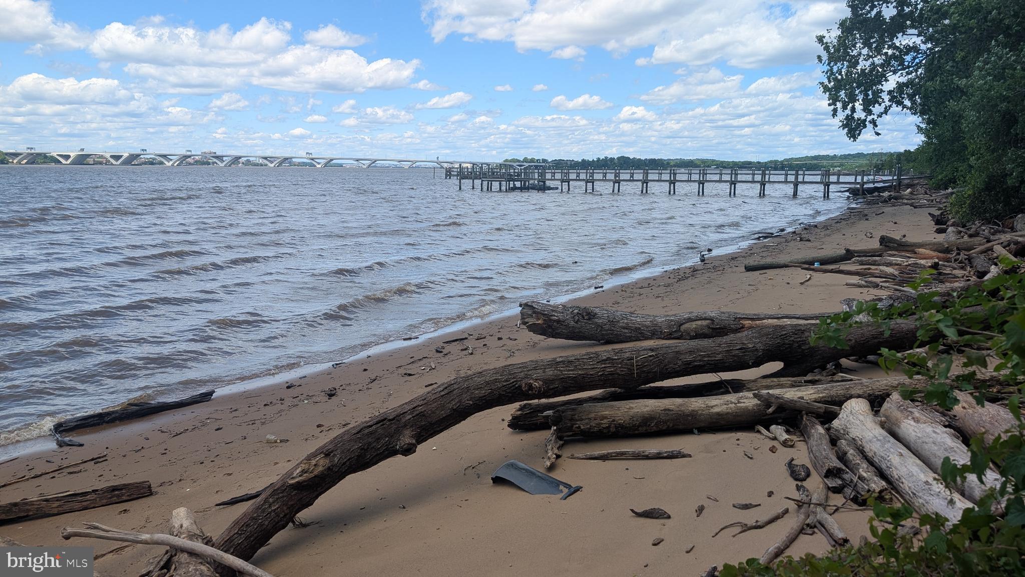 WATERSIDE PLAT 1 - Residential