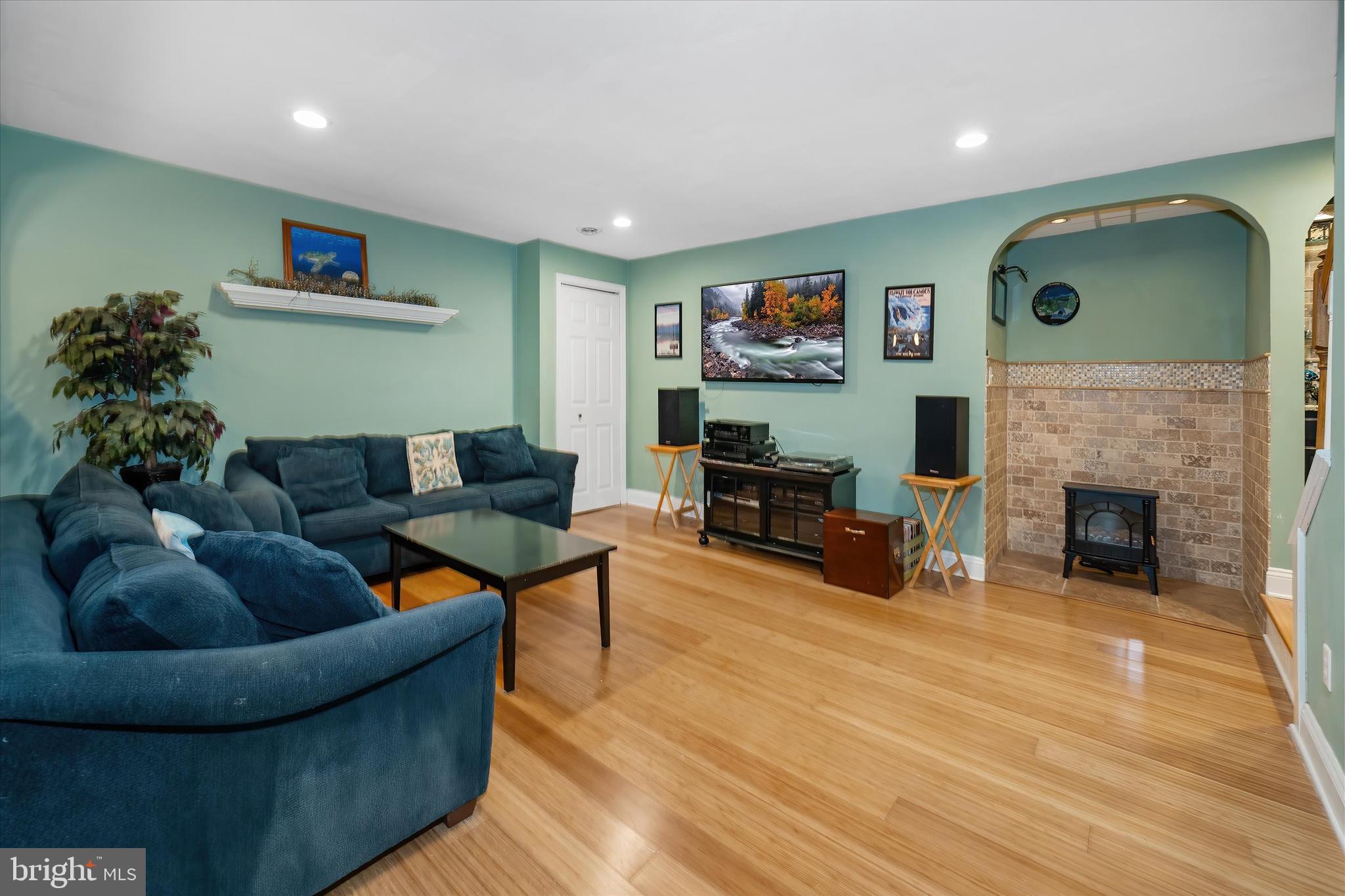 ASHLEA - Residential