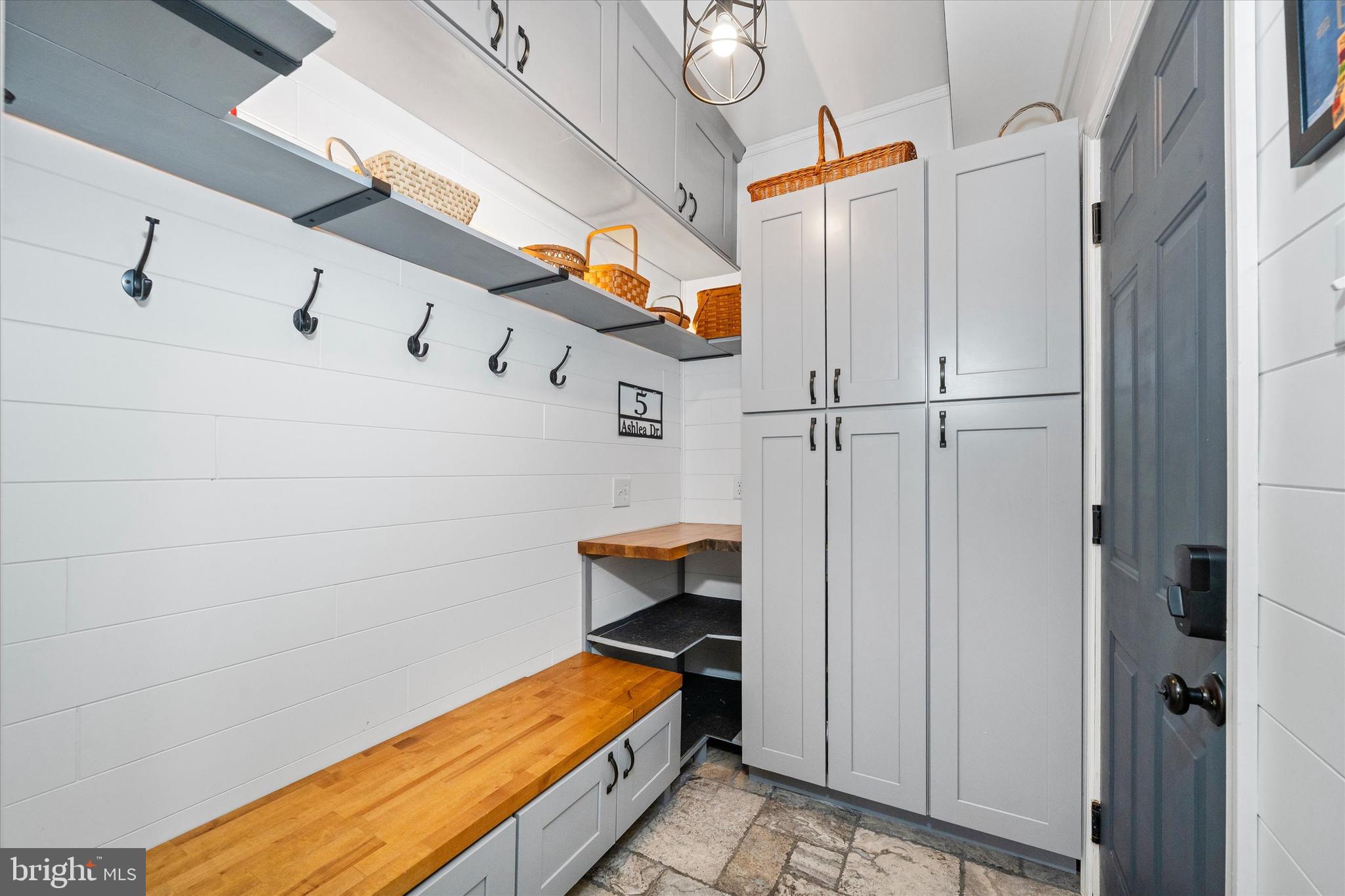 ASHLEA - Residential