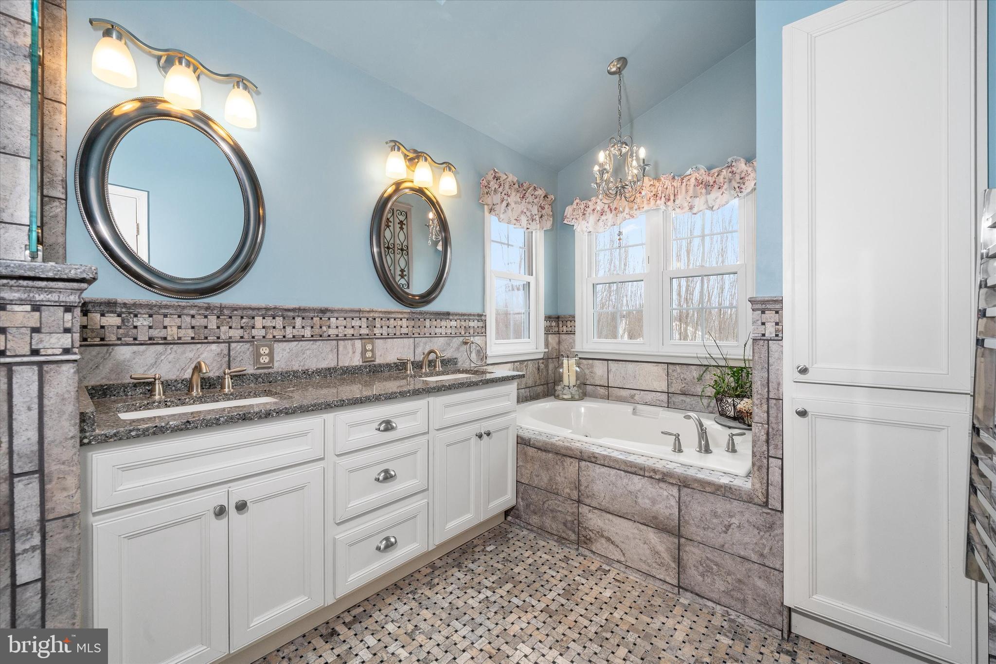 ASHLEA - Residential