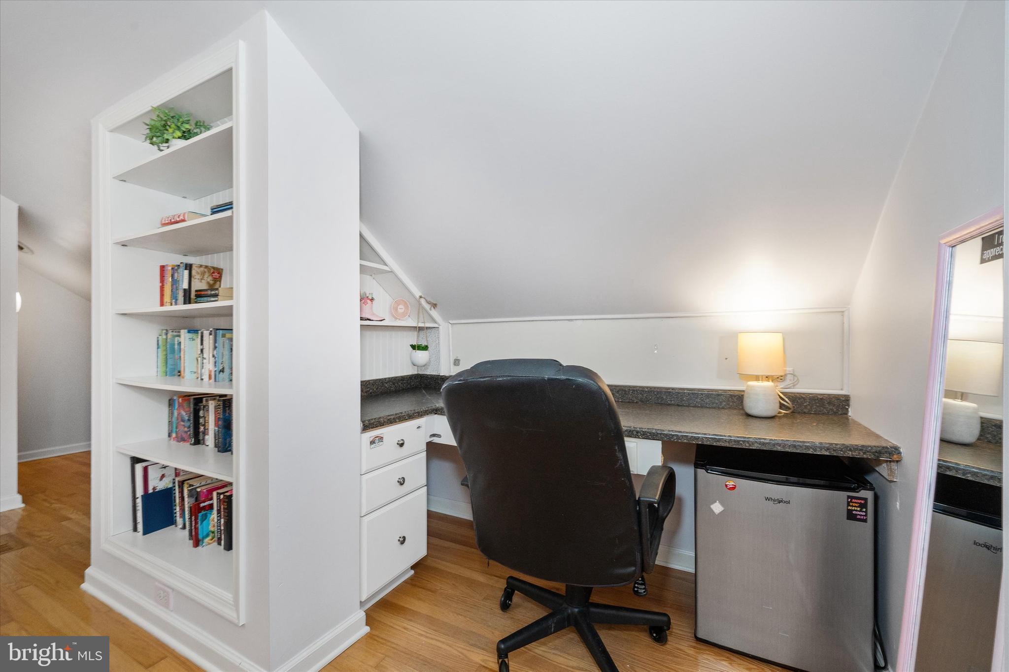 ASHLEA - Residential