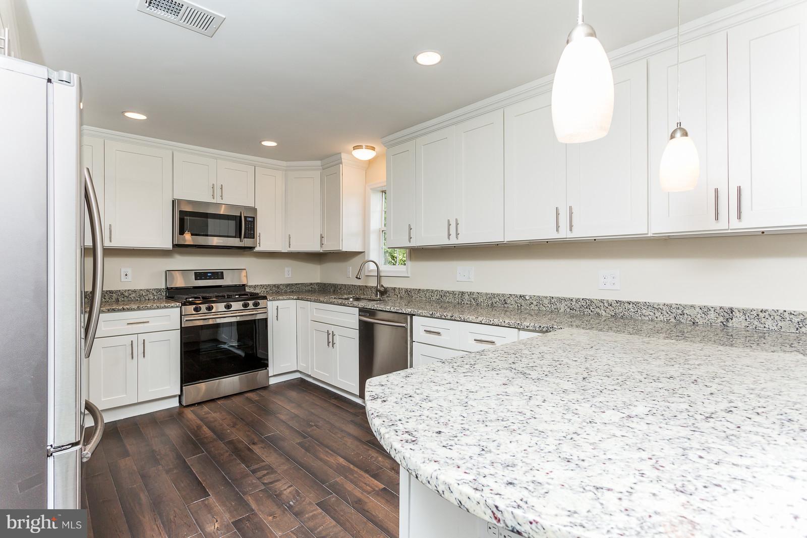 OLD TRIANGLE - Residential