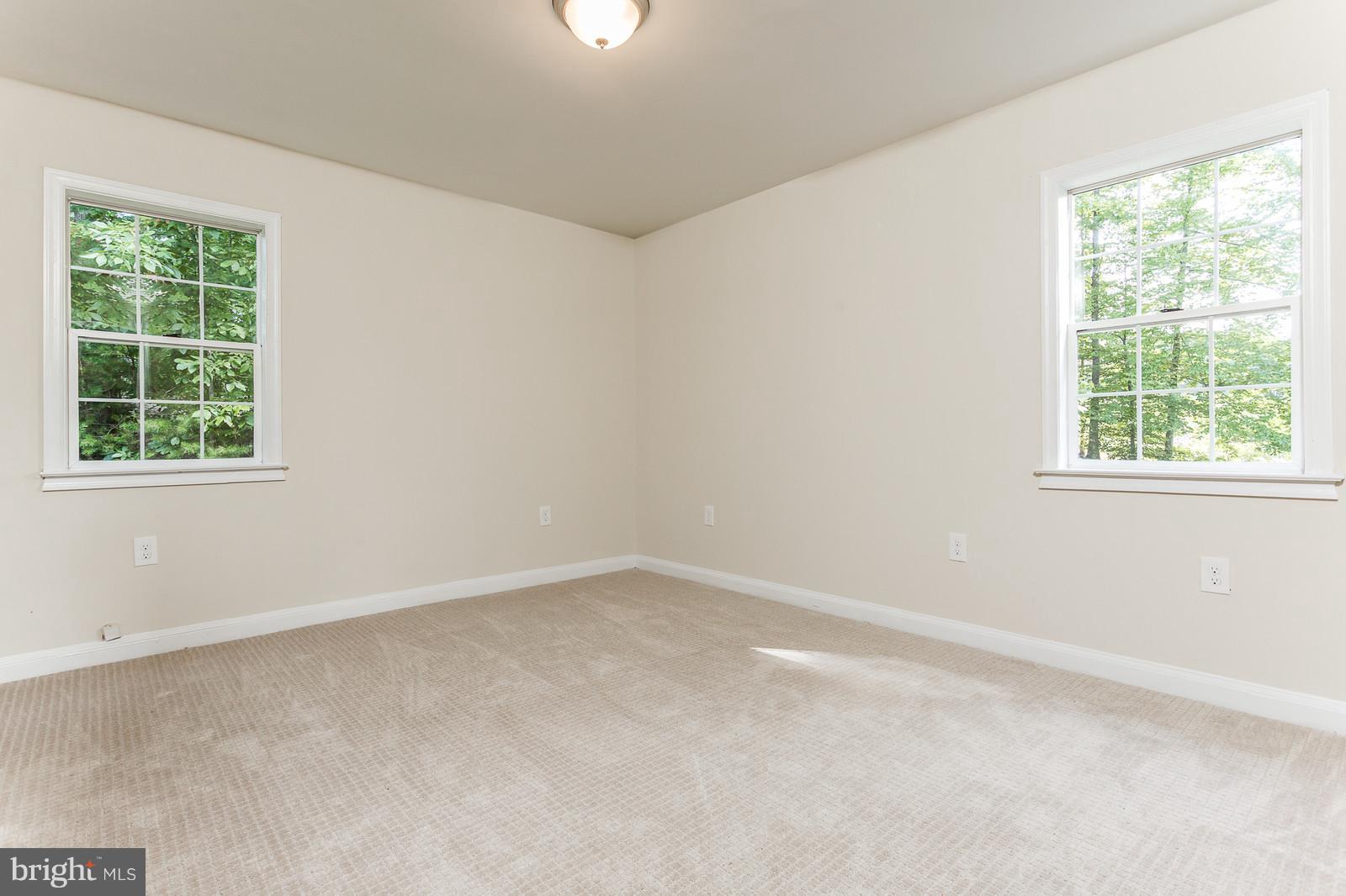 OLD TRIANGLE - Residential