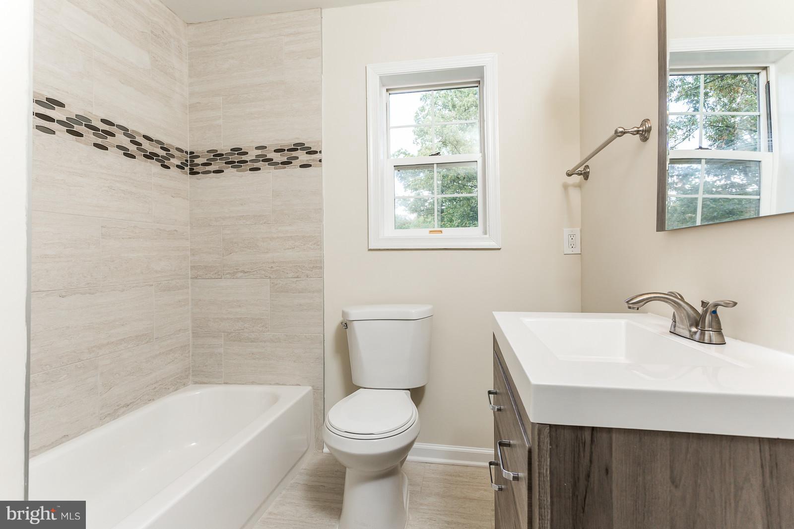 OLD TRIANGLE - Residential