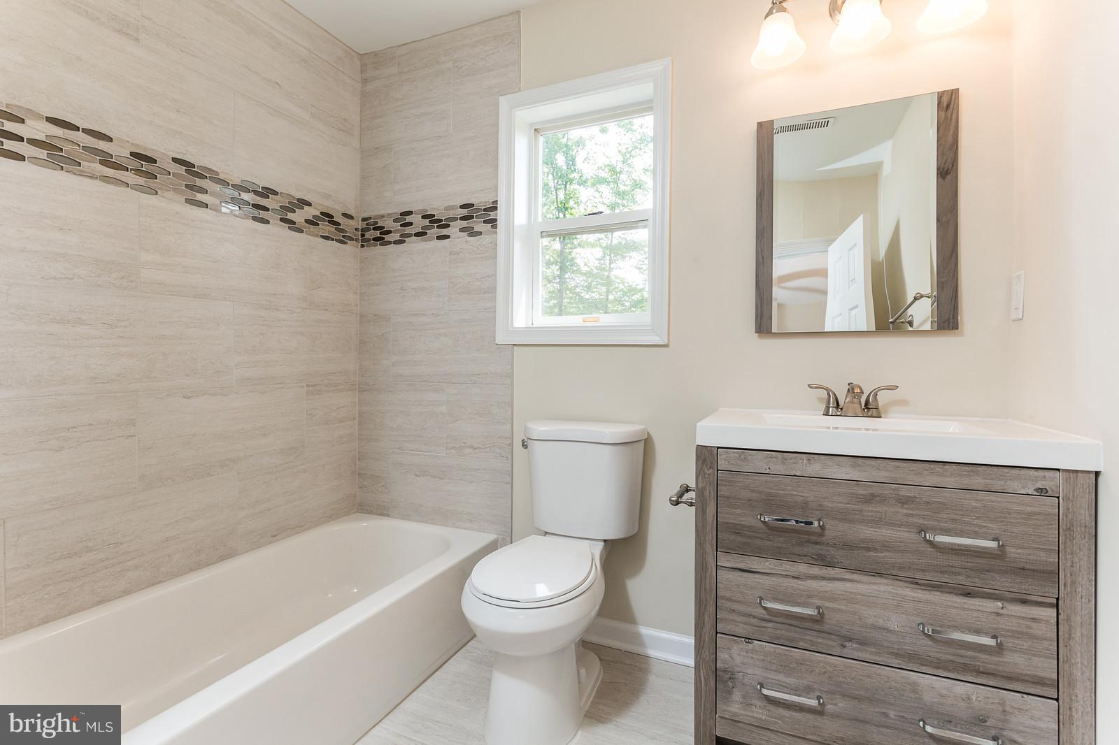 OLD TRIANGLE - Residential