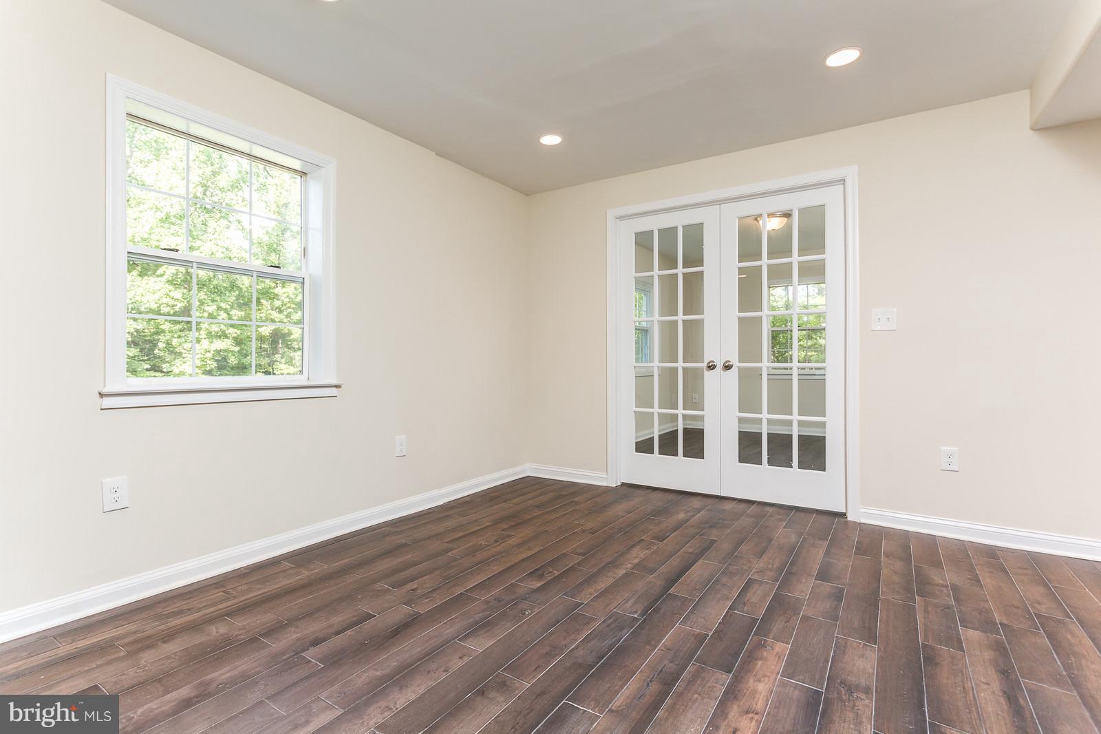 OLD TRIANGLE - Residential