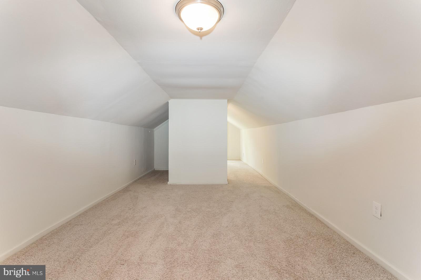 OLD TRIANGLE - Residential