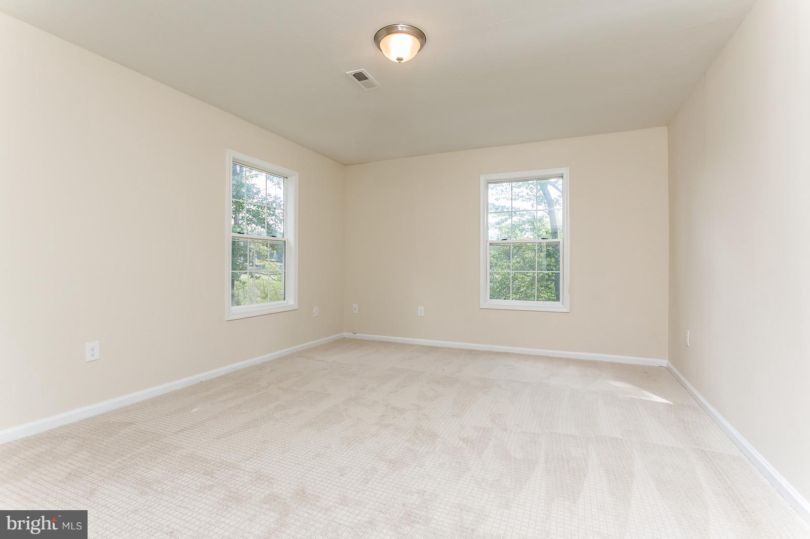 OLD TRIANGLE - Residential