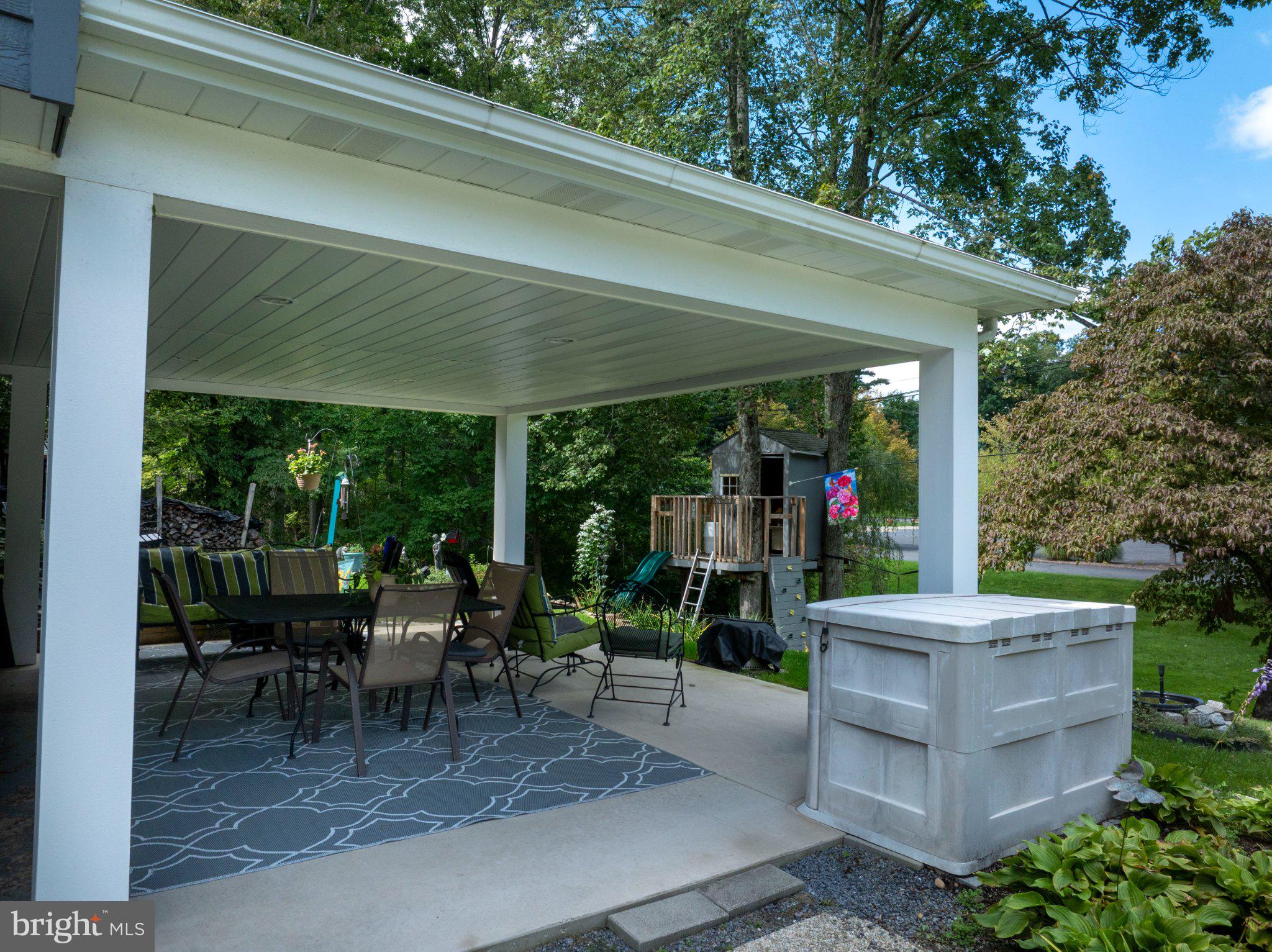 328 DOUGLAS DRIVE
