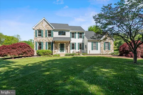 7 Chimney Hill Drive, Lambertville, NJ MLS: NJHT2003796