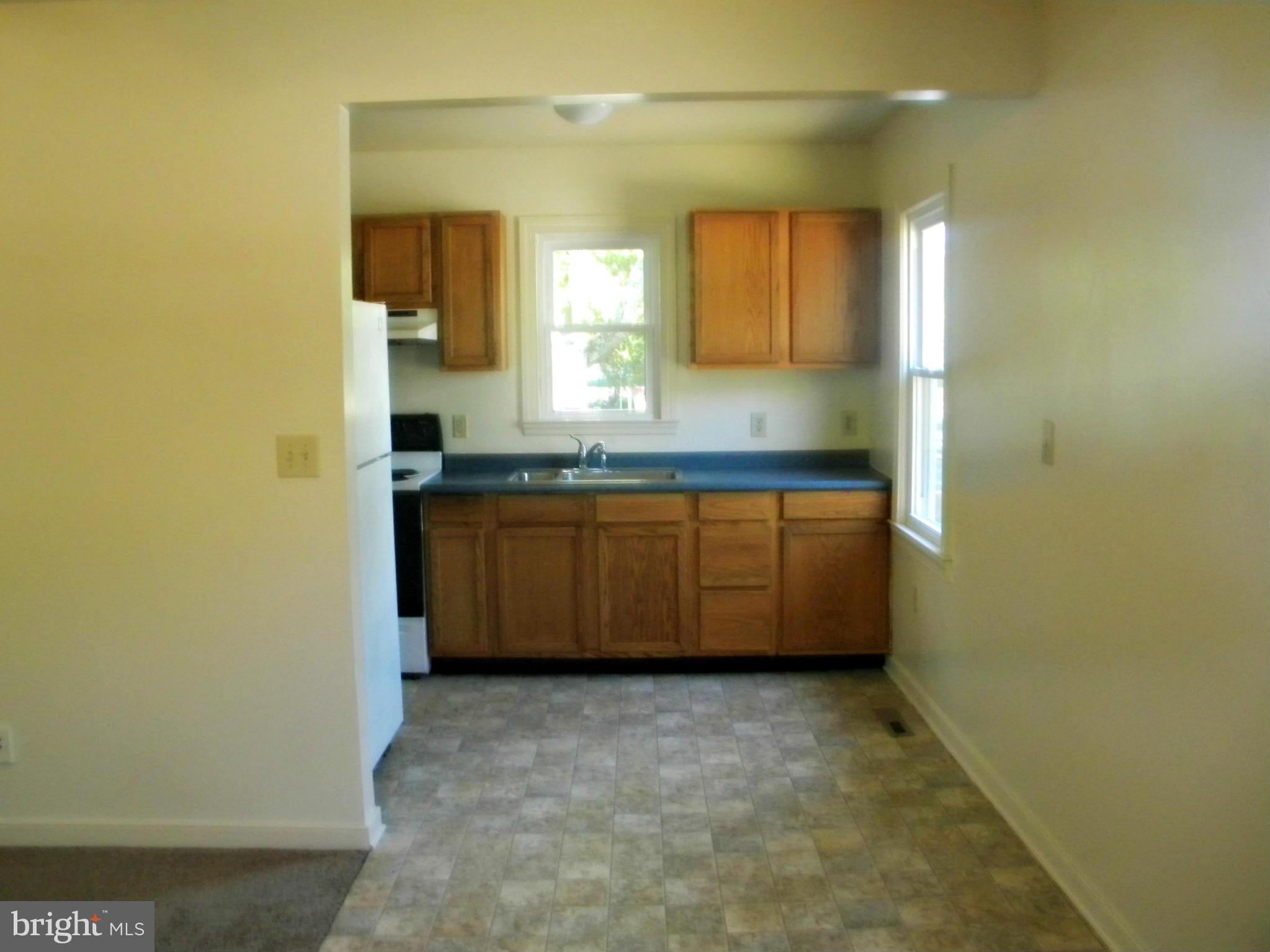 ROSELAND - Residential Lease