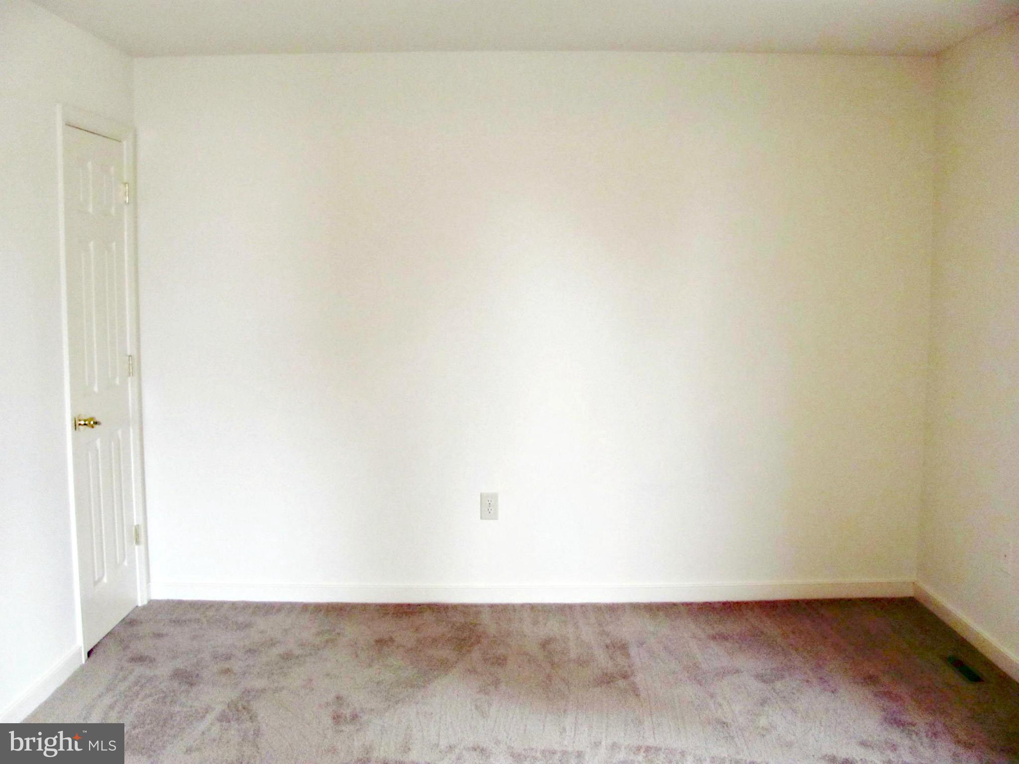 ROSELAND - Residential Lease