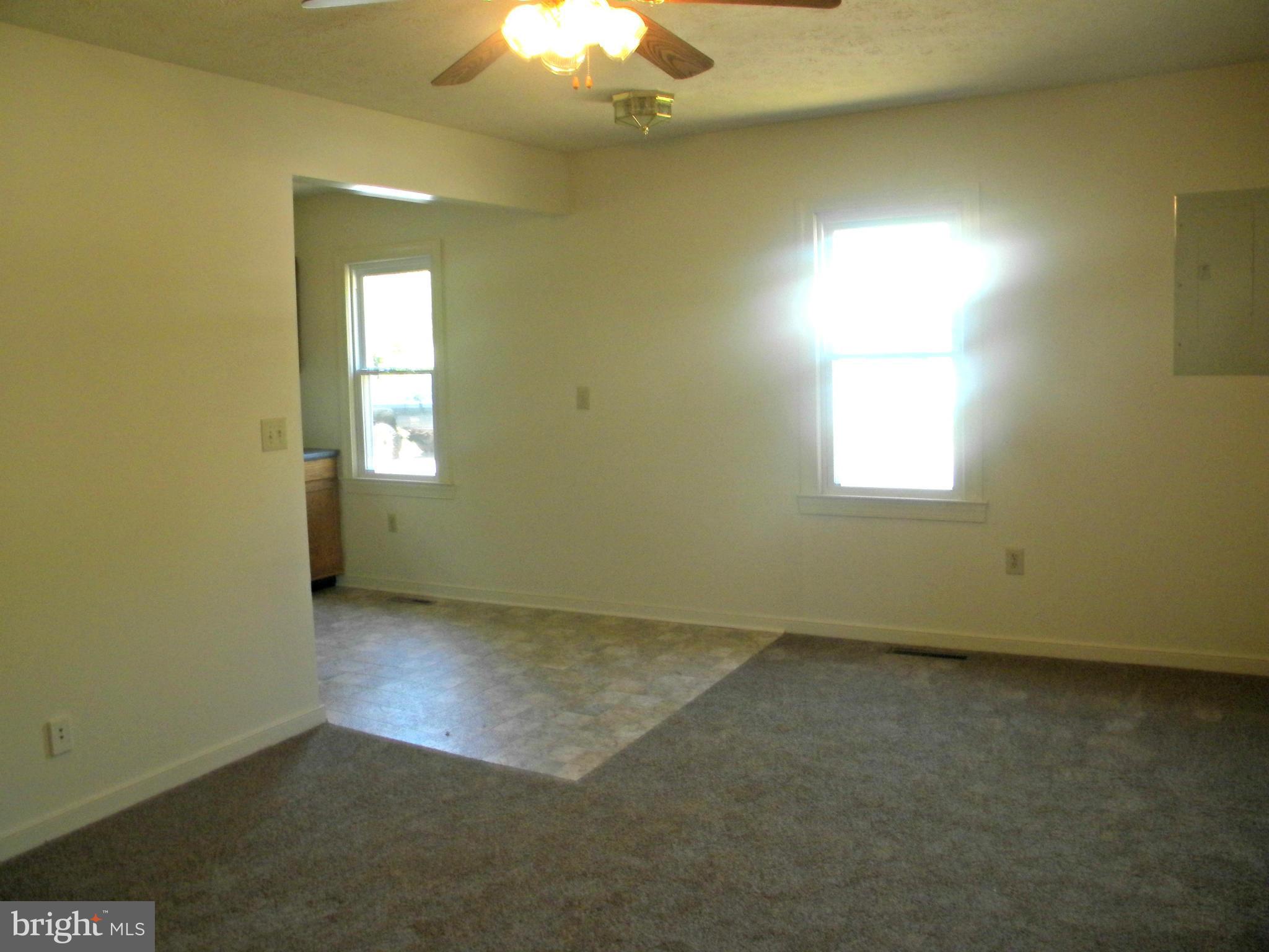 ROSELAND - Residential Lease