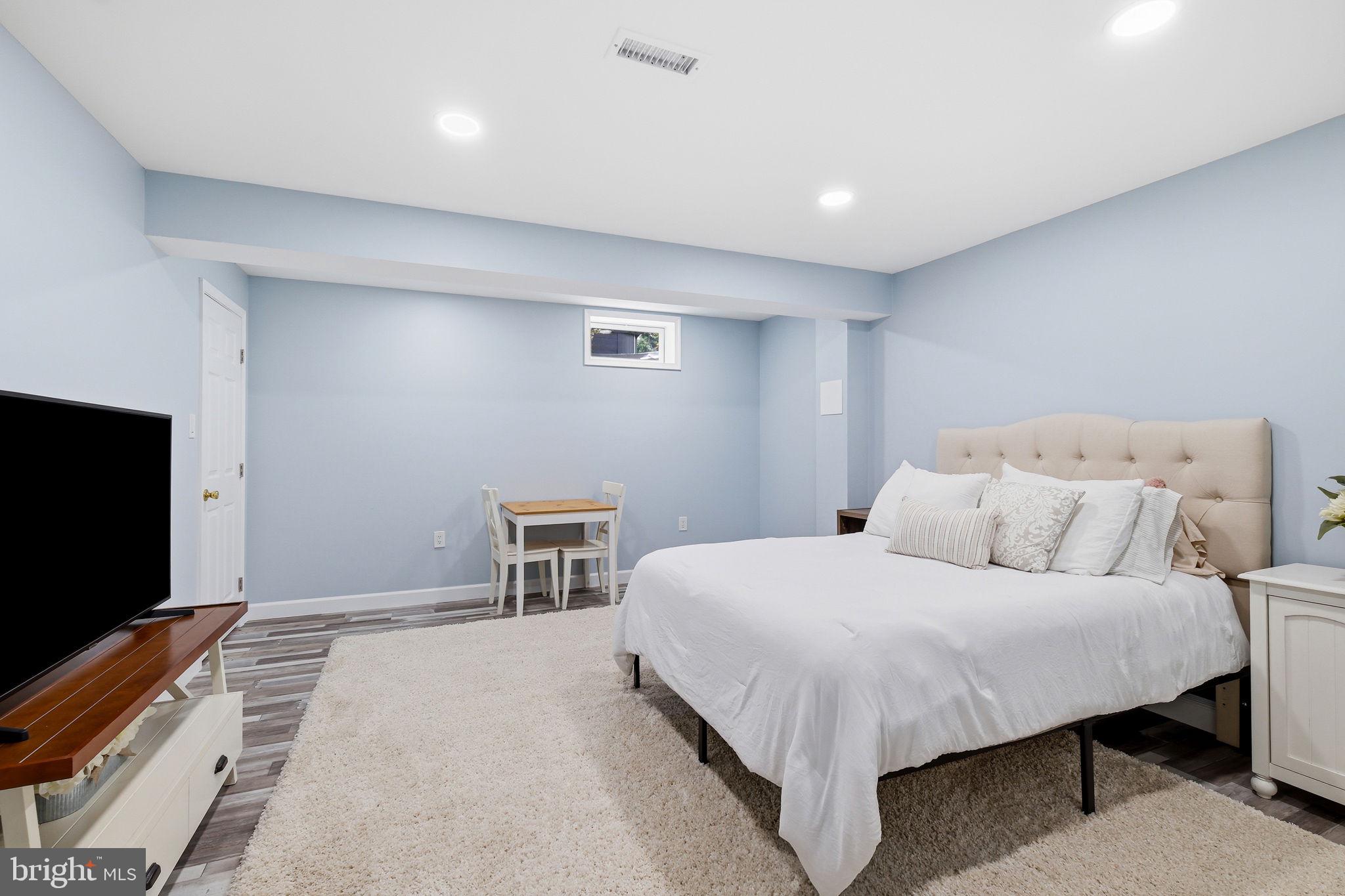 CEDAR RIDGE - Residential