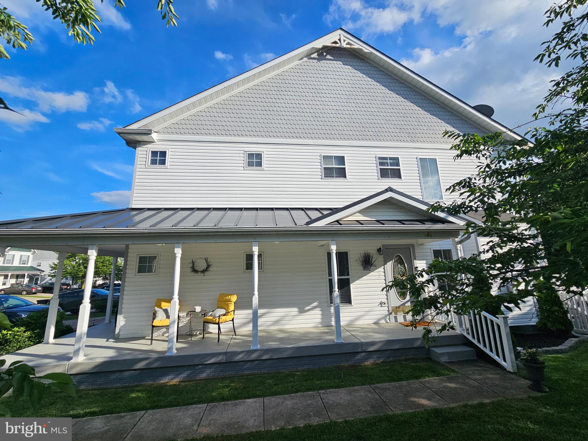 VICTORIAN SQUARE - Residential