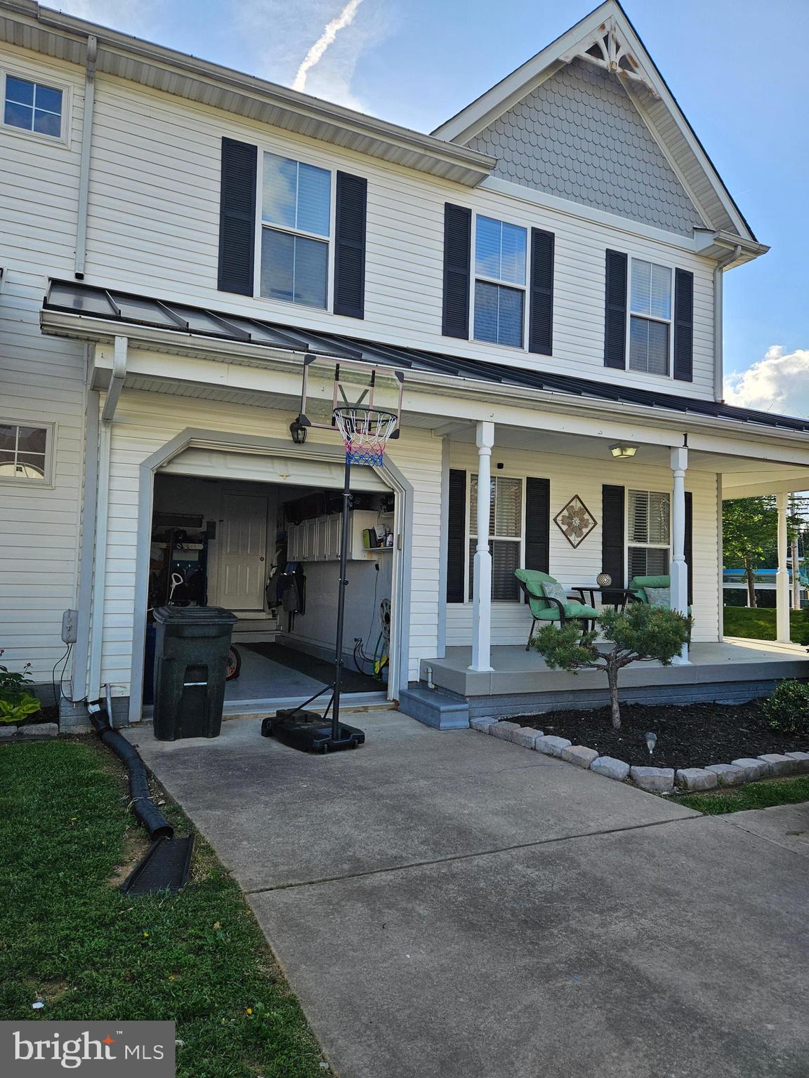 VICTORIAN SQUARE - Residential
