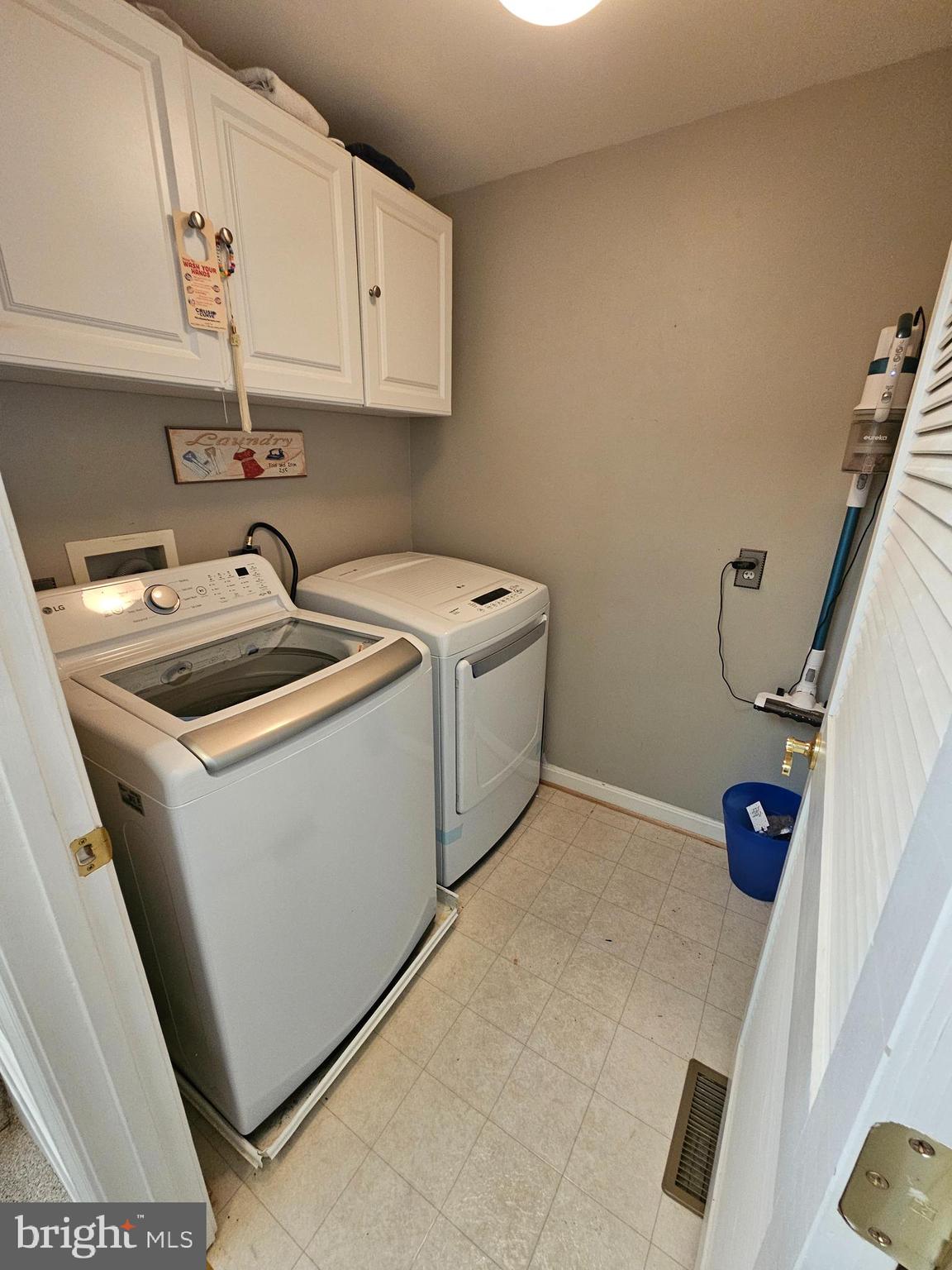 VICTORIAN SQUARE - Residential