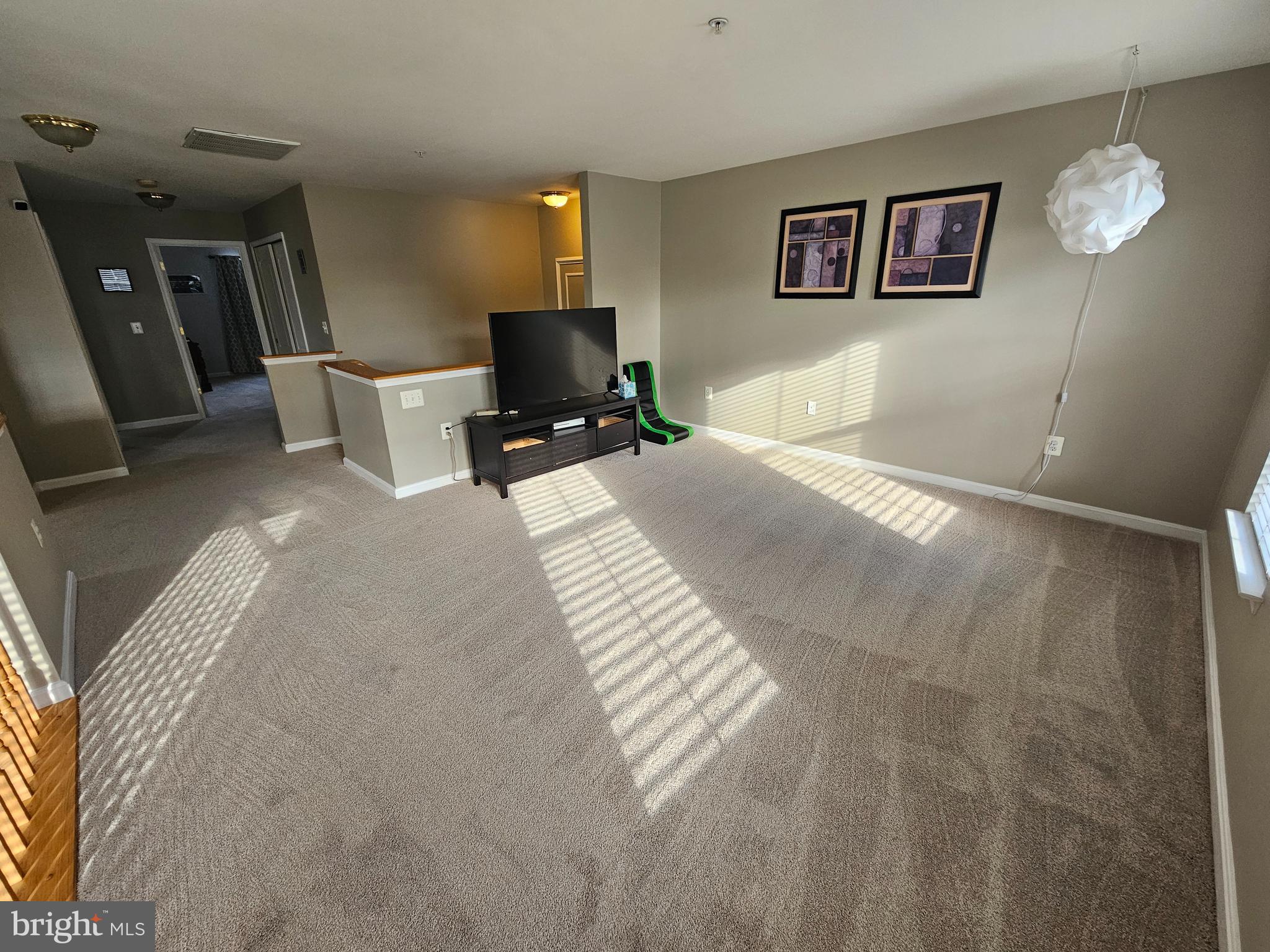 VICTORIAN SQUARE - Residential