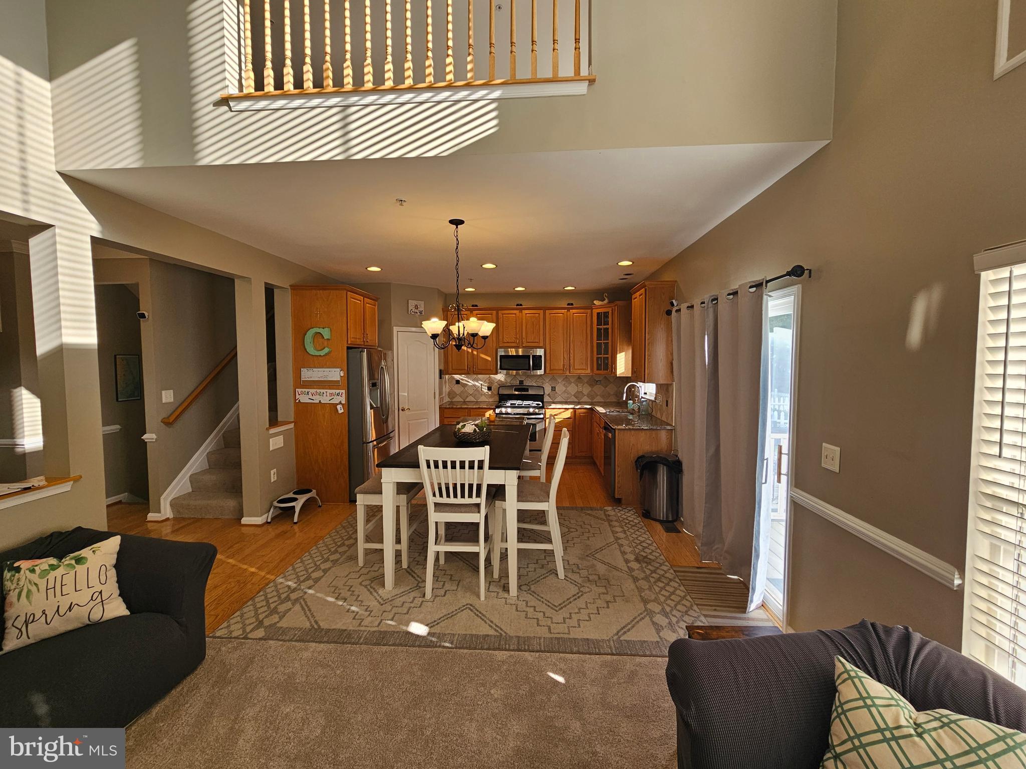 VICTORIAN SQUARE - Residential