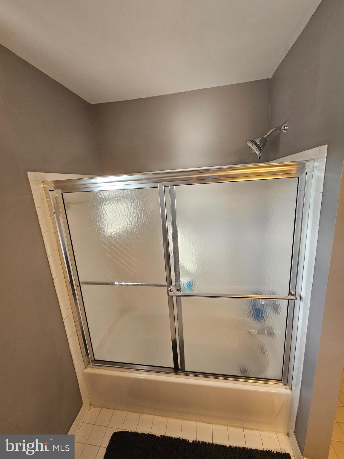 VICTORIAN SQUARE - Residential