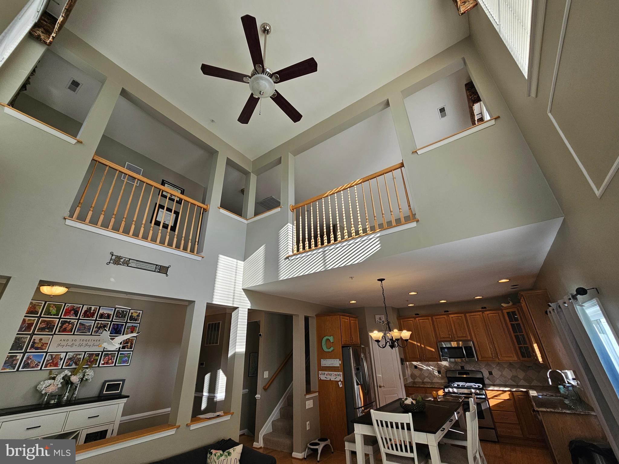 VICTORIAN SQUARE - Residential