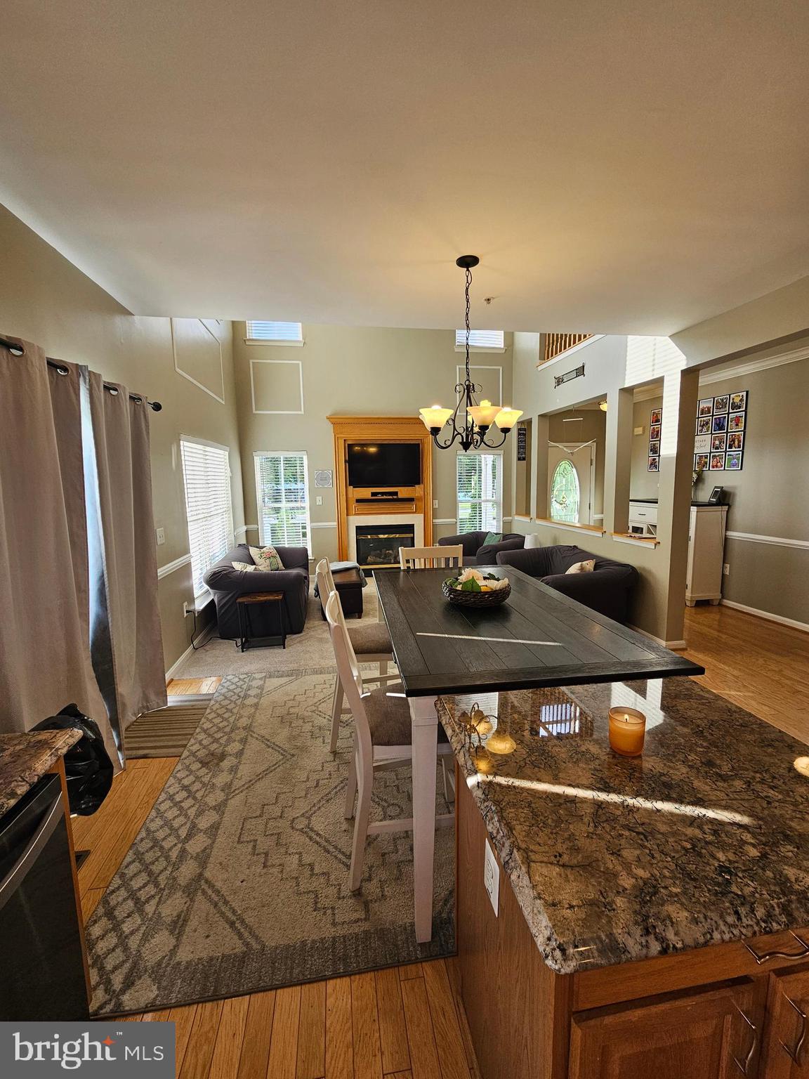 VICTORIAN SQUARE - Residential