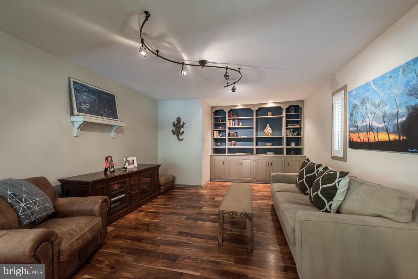 RINGFIELD - Residential