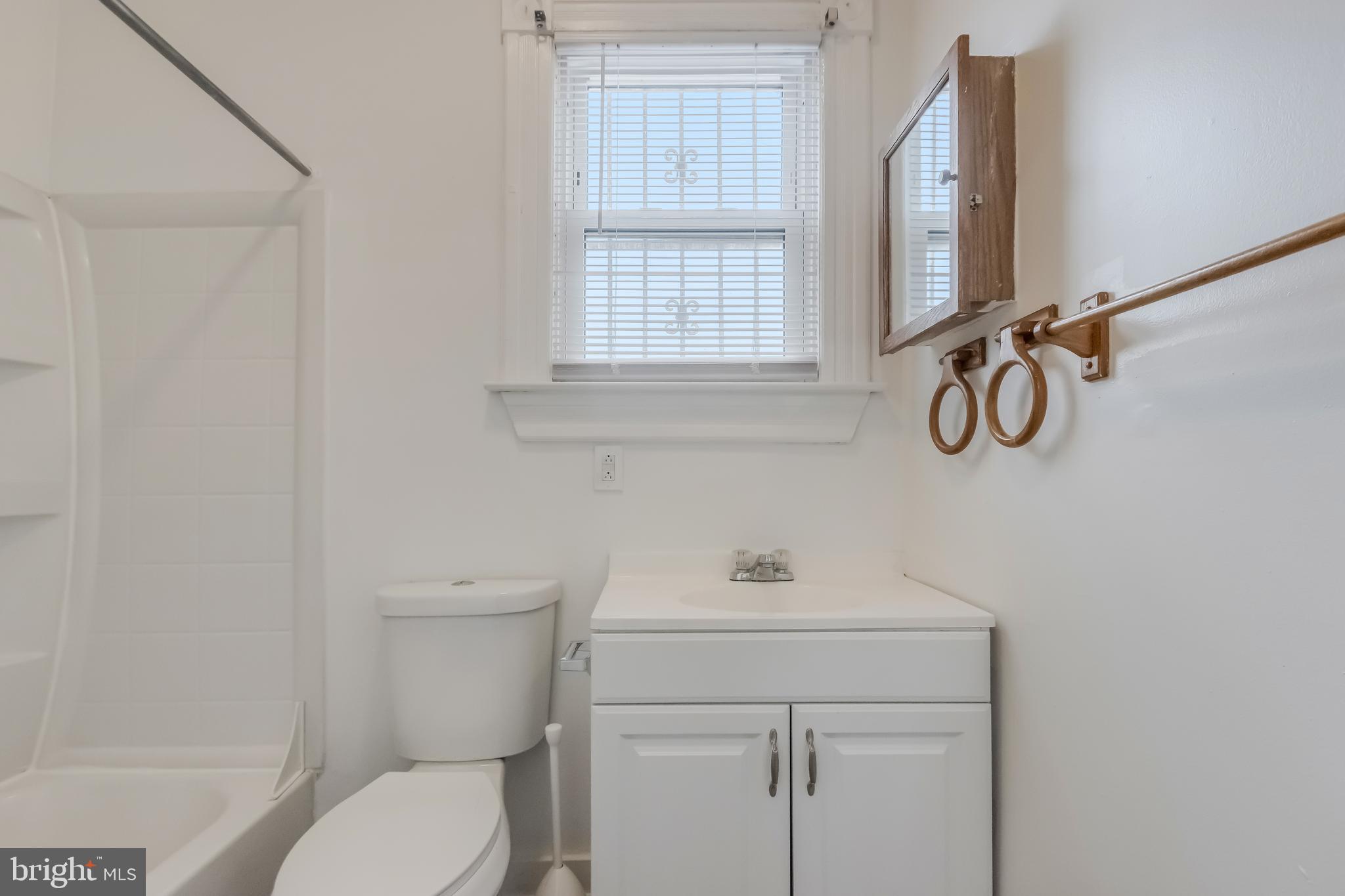 MOUNT VERNON PLACE HISTORIC DISTRICT - Residential Lease