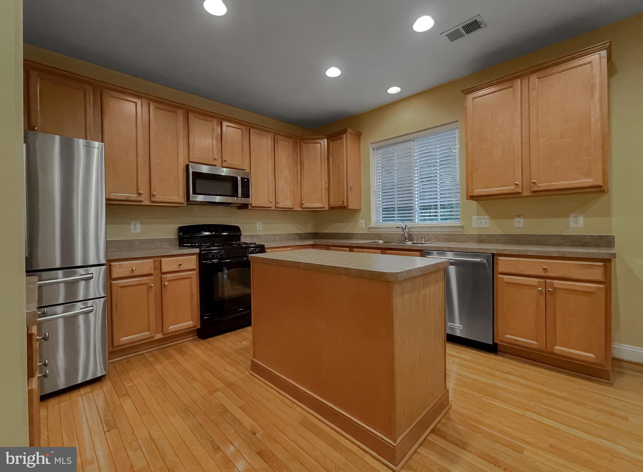 DAHLIA PARK OF WILDEWOOD - Residential