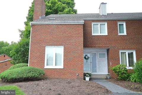 Photo of 10 Cedar Lane, MOUNTVILLE, PA 17554 (MLS # PALA2089768)