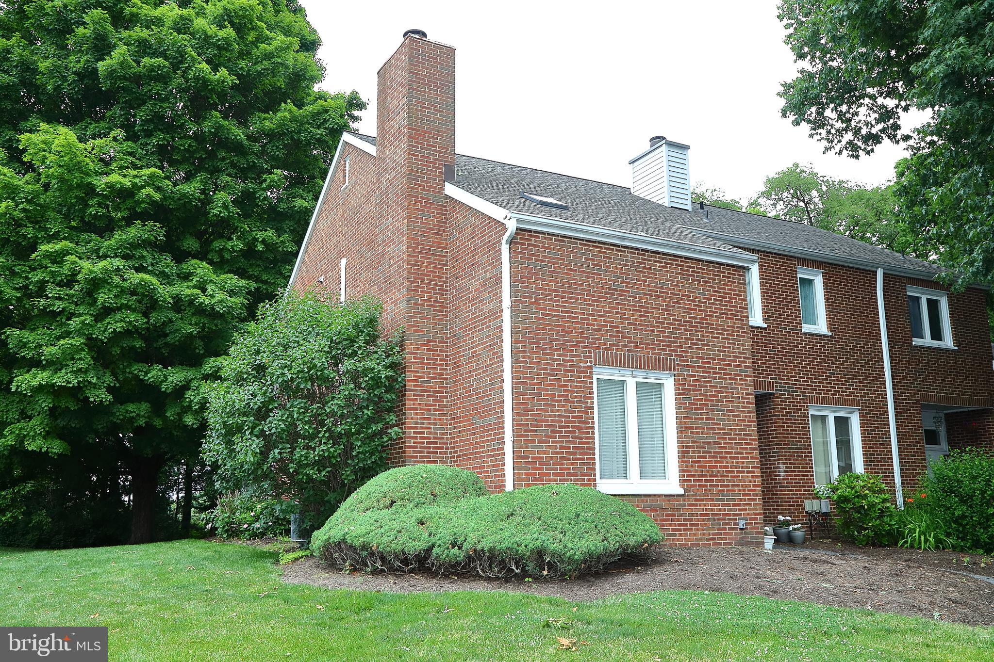 10 CEDAR LANE