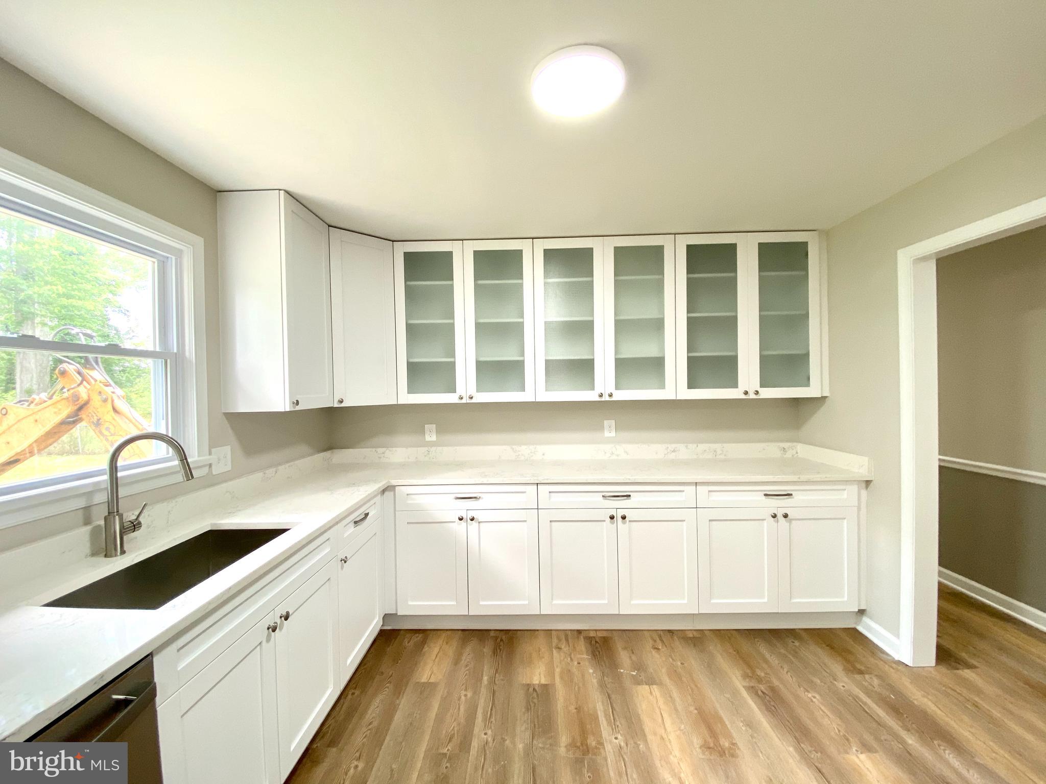 CAPITAL ESTATES - Residential