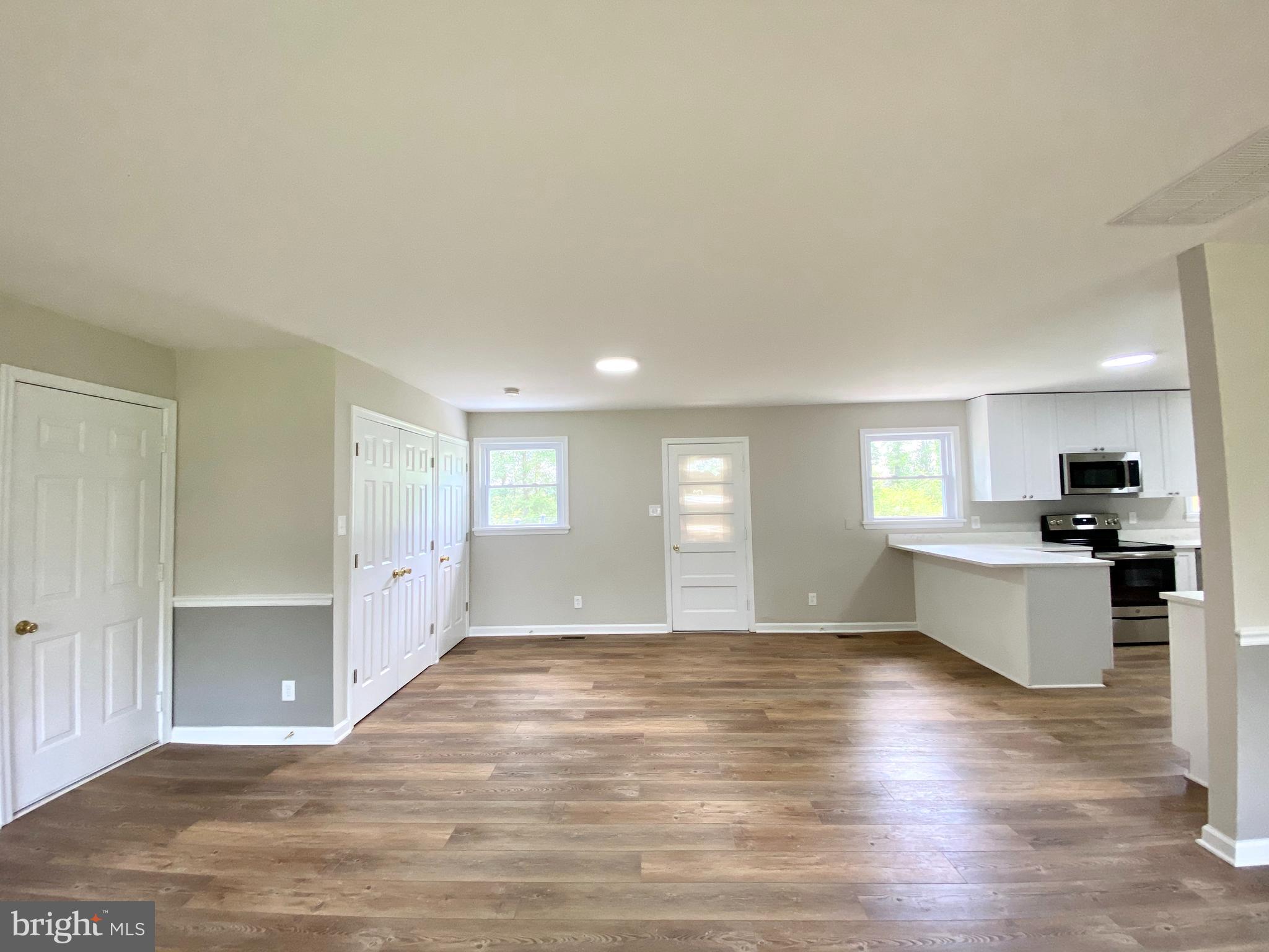 CAPITAL ESTATES - Residential