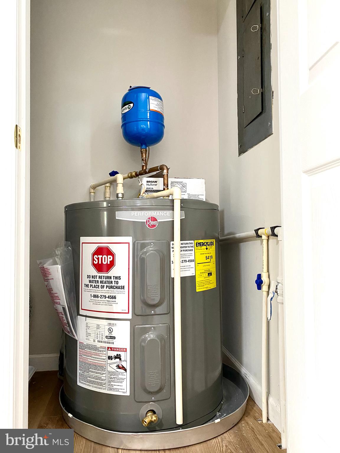 CAPITAL ESTATES - Residential