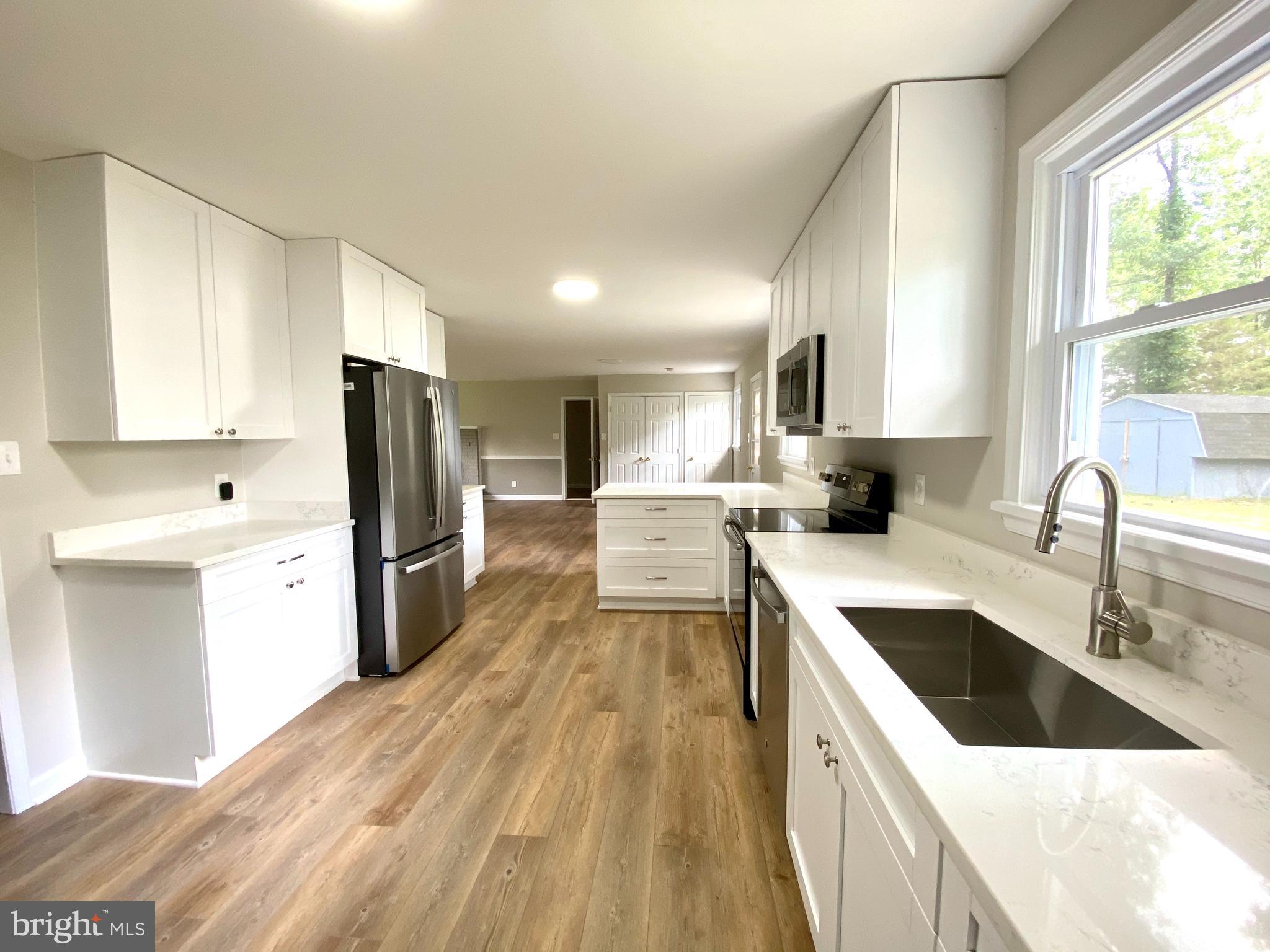 CAPITAL ESTATES - Residential