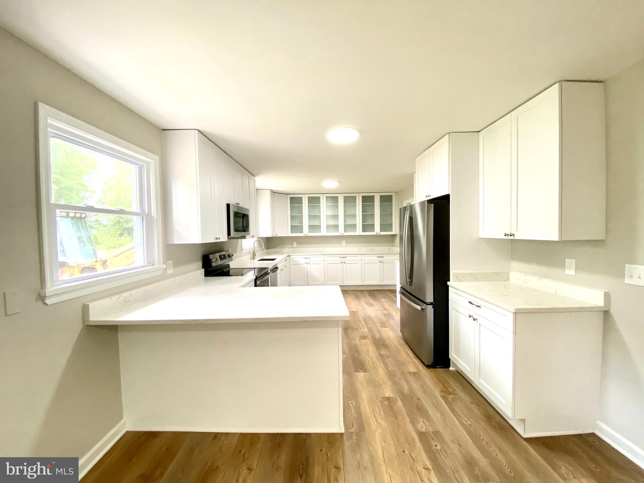 CAPITAL ESTATES - Residential