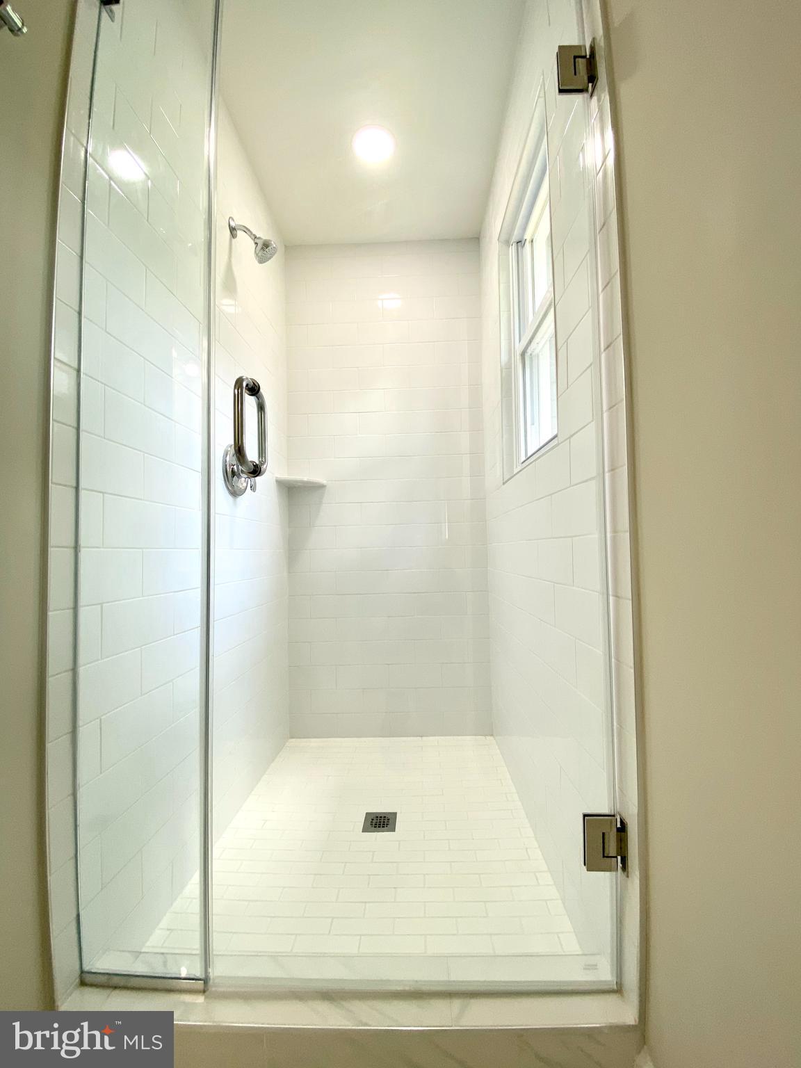 CAPITAL ESTATES - Residential