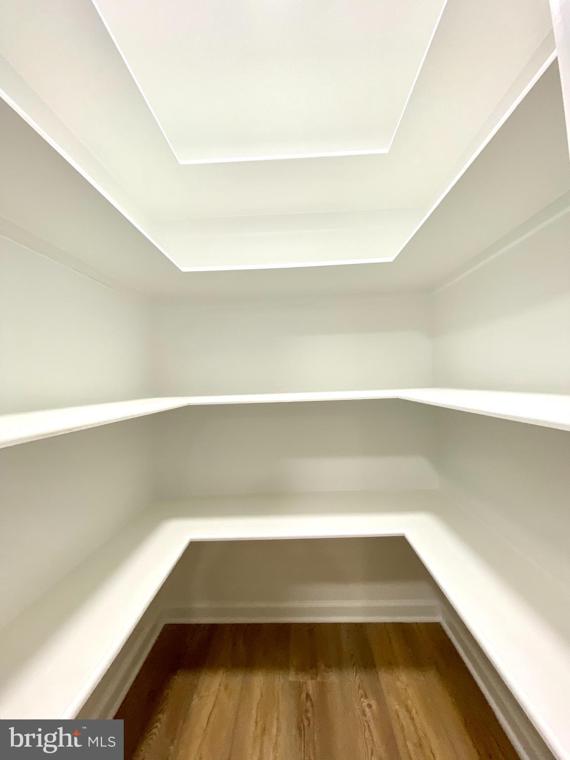 CAPITAL ESTATES - Residential