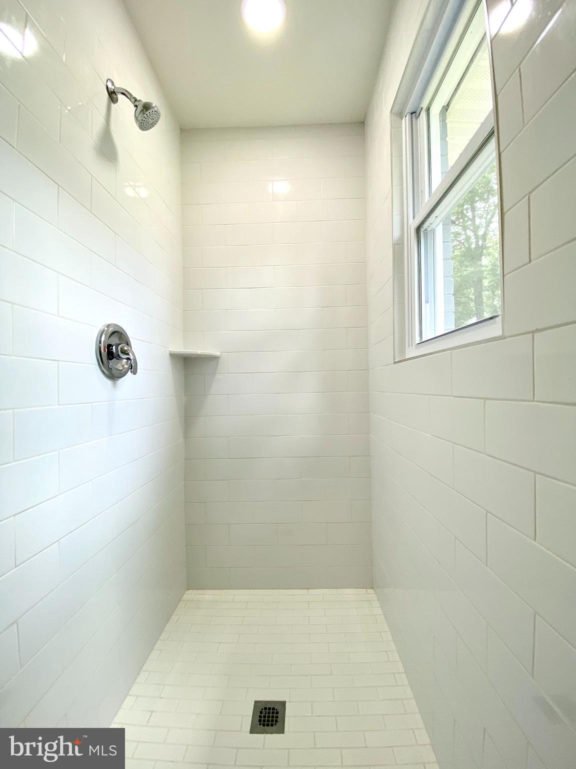 CAPITAL ESTATES - Residential