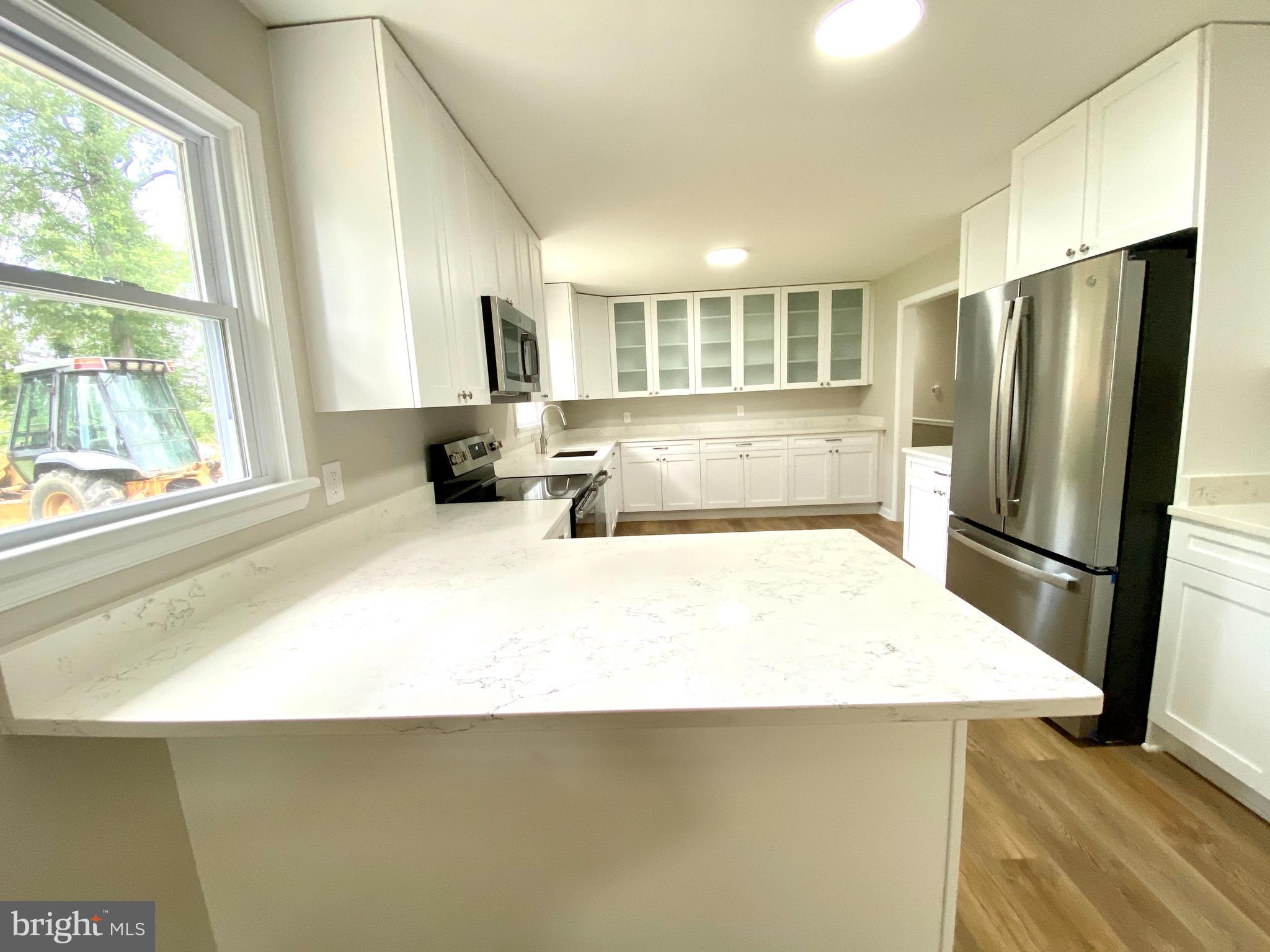 CAPITAL ESTATES - Residential