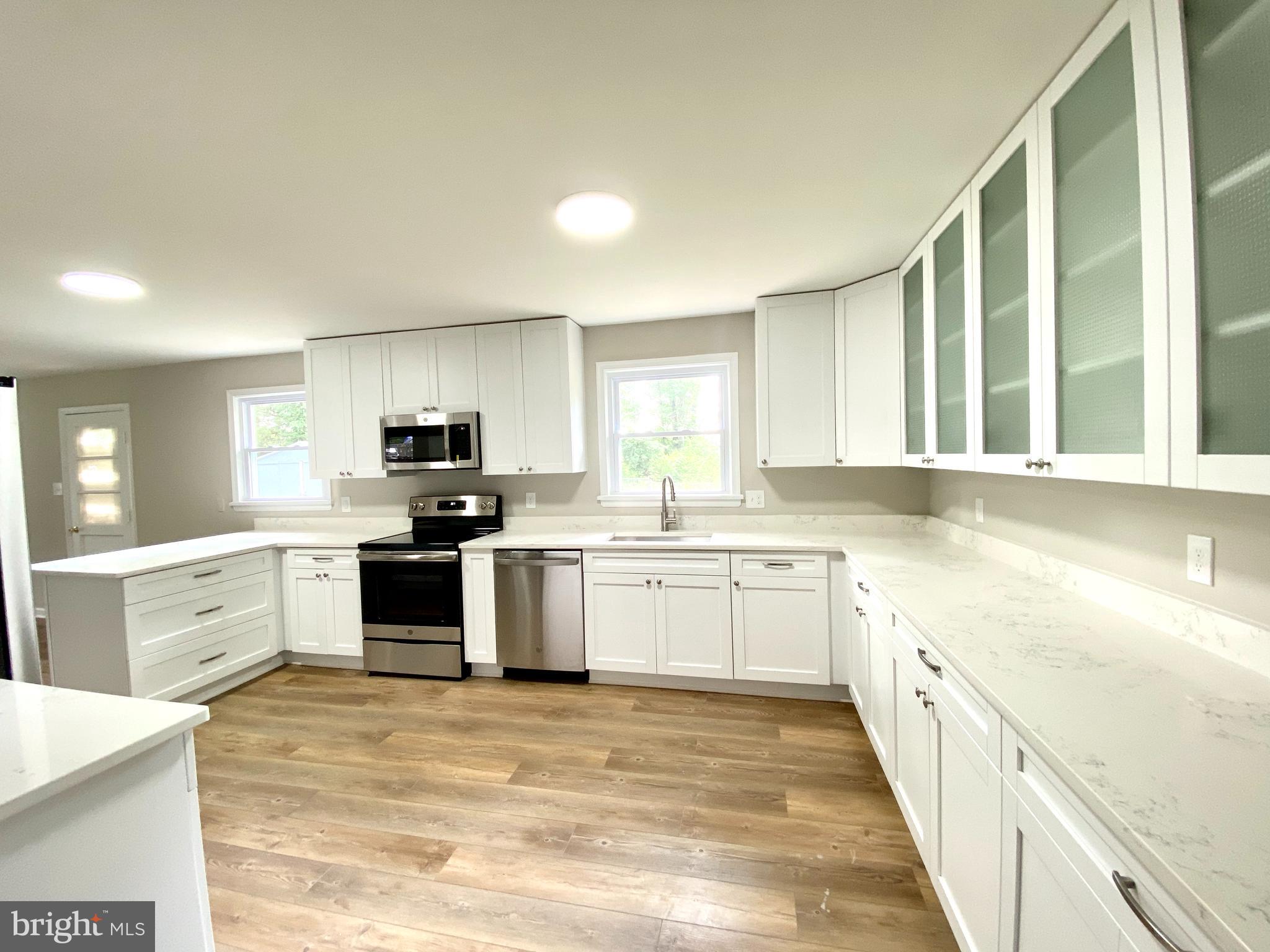 CAPITAL ESTATES - Residential