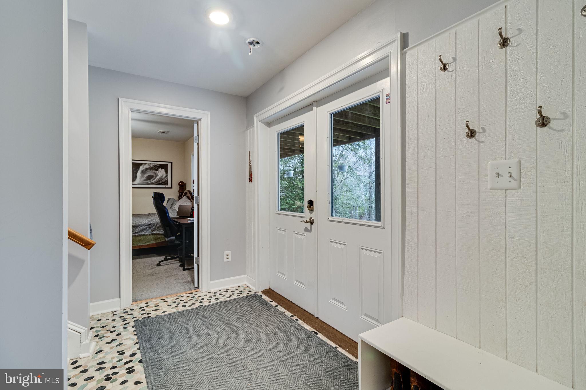 COVE LAKE - Residential