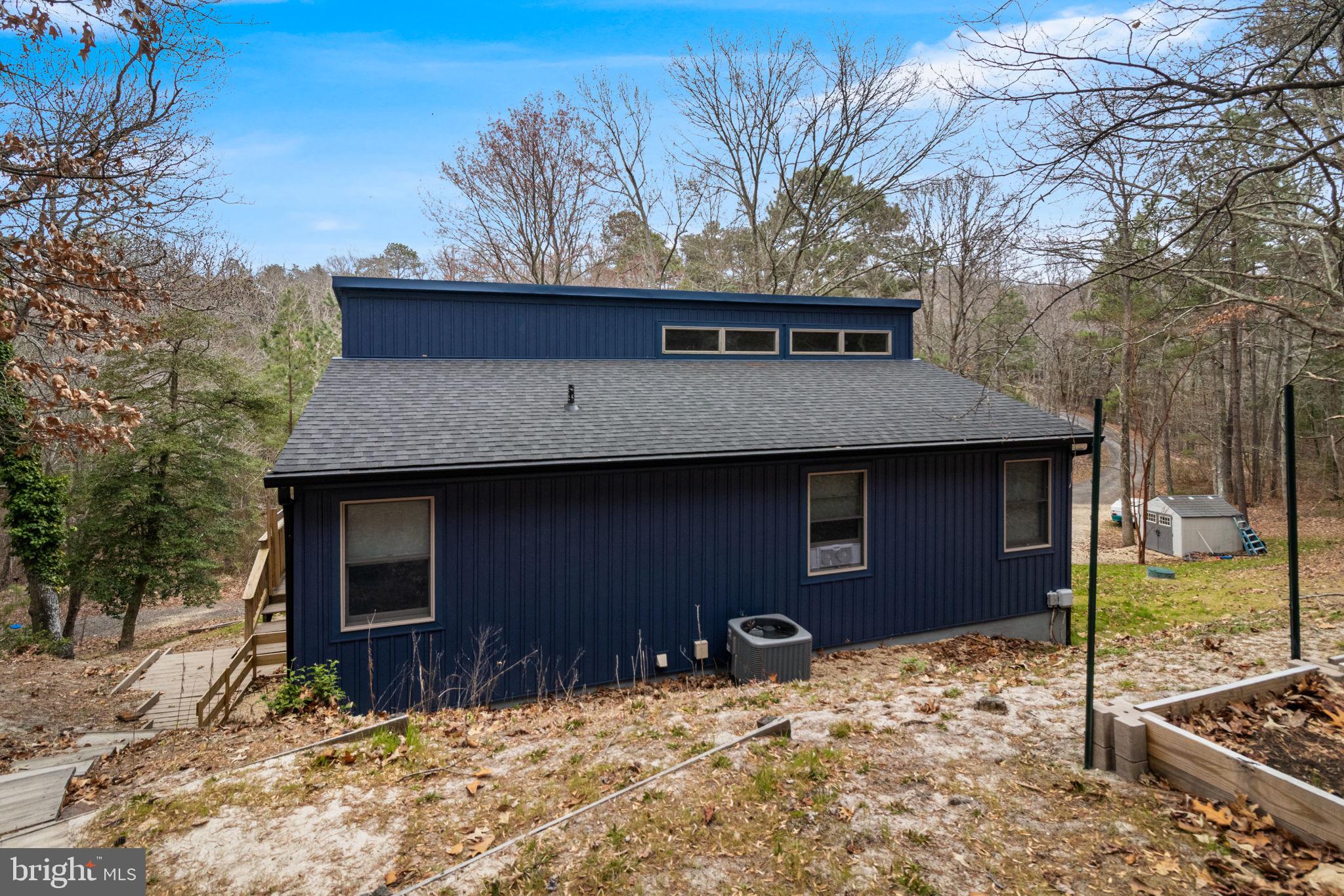 COVE LAKE - Residential