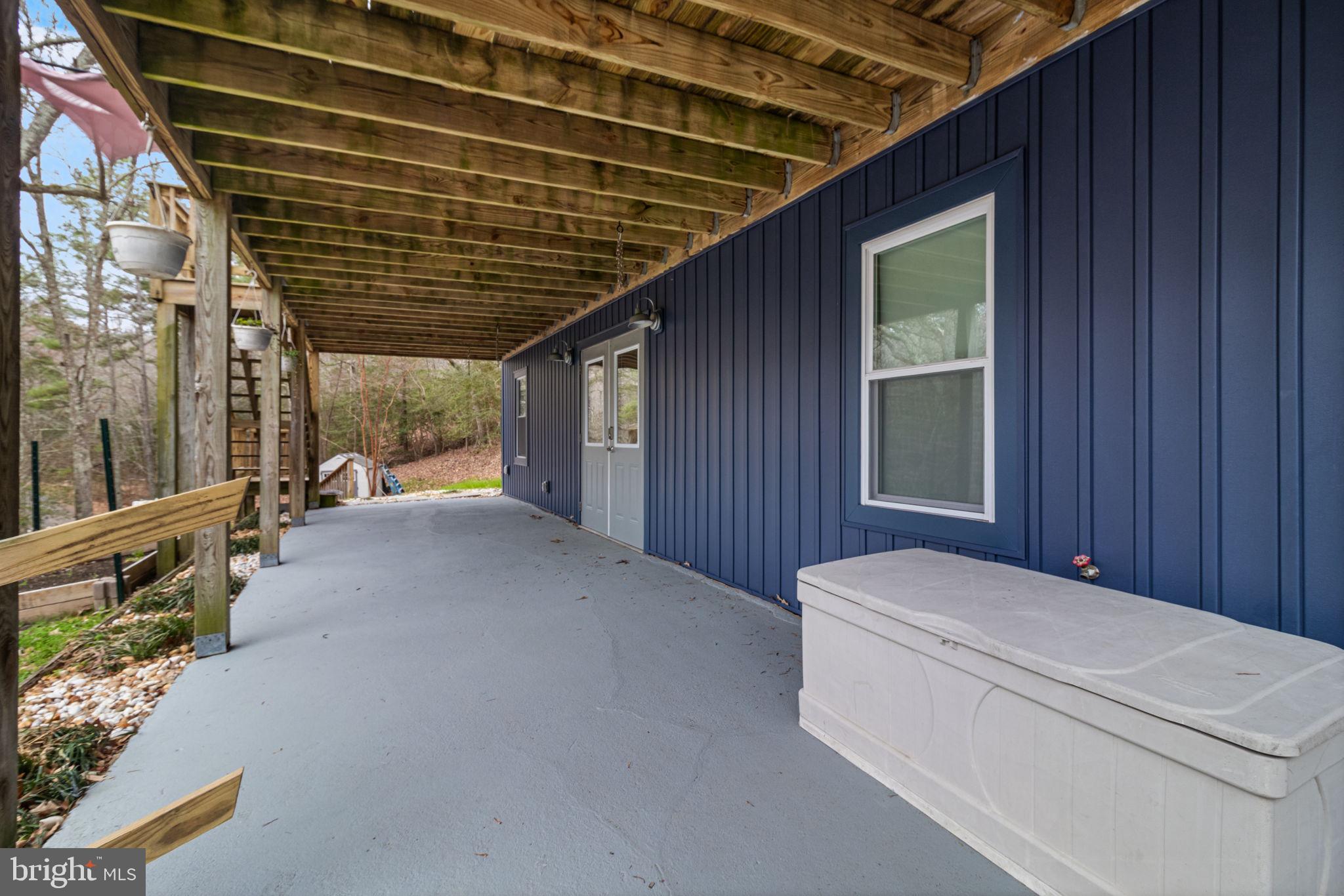 COVE LAKE - Residential