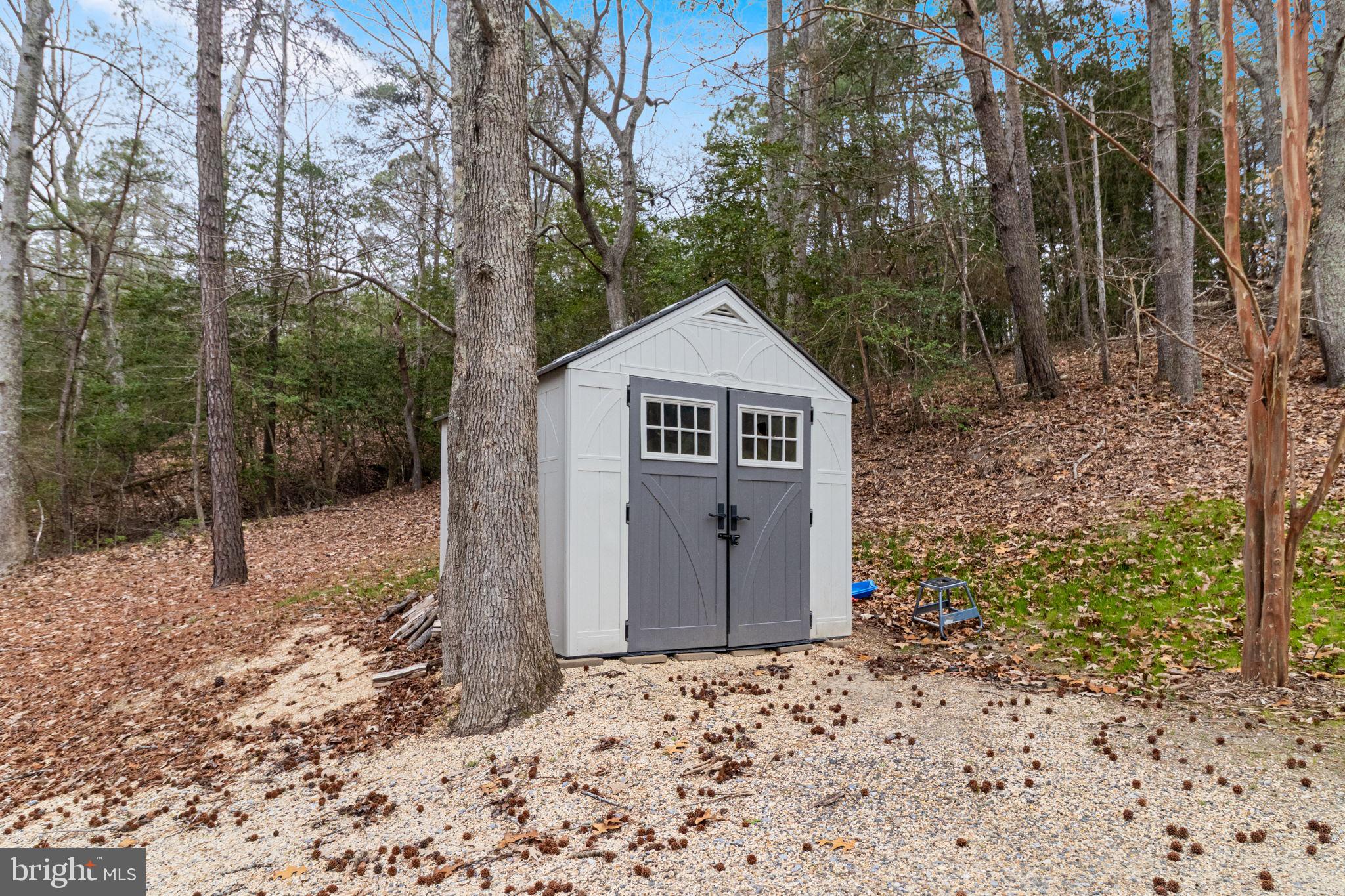 COVE LAKE - Residential