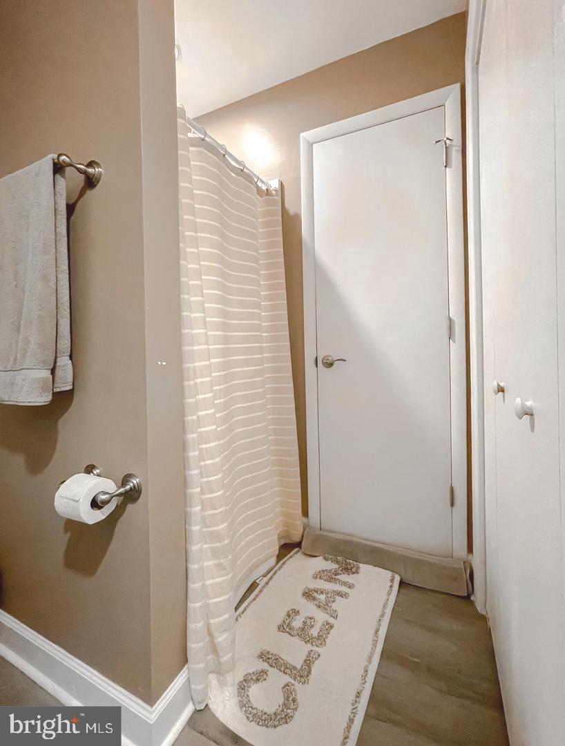 COVE LAKE - Residential