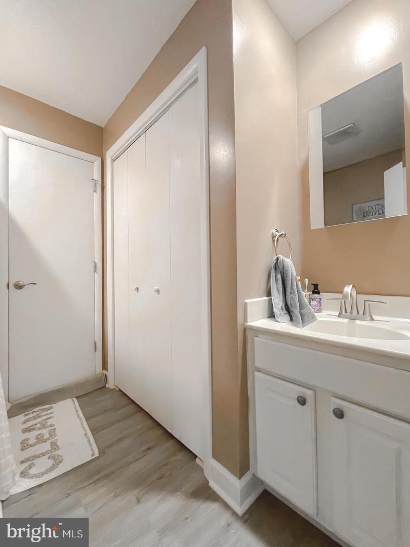 COVE LAKE - Residential