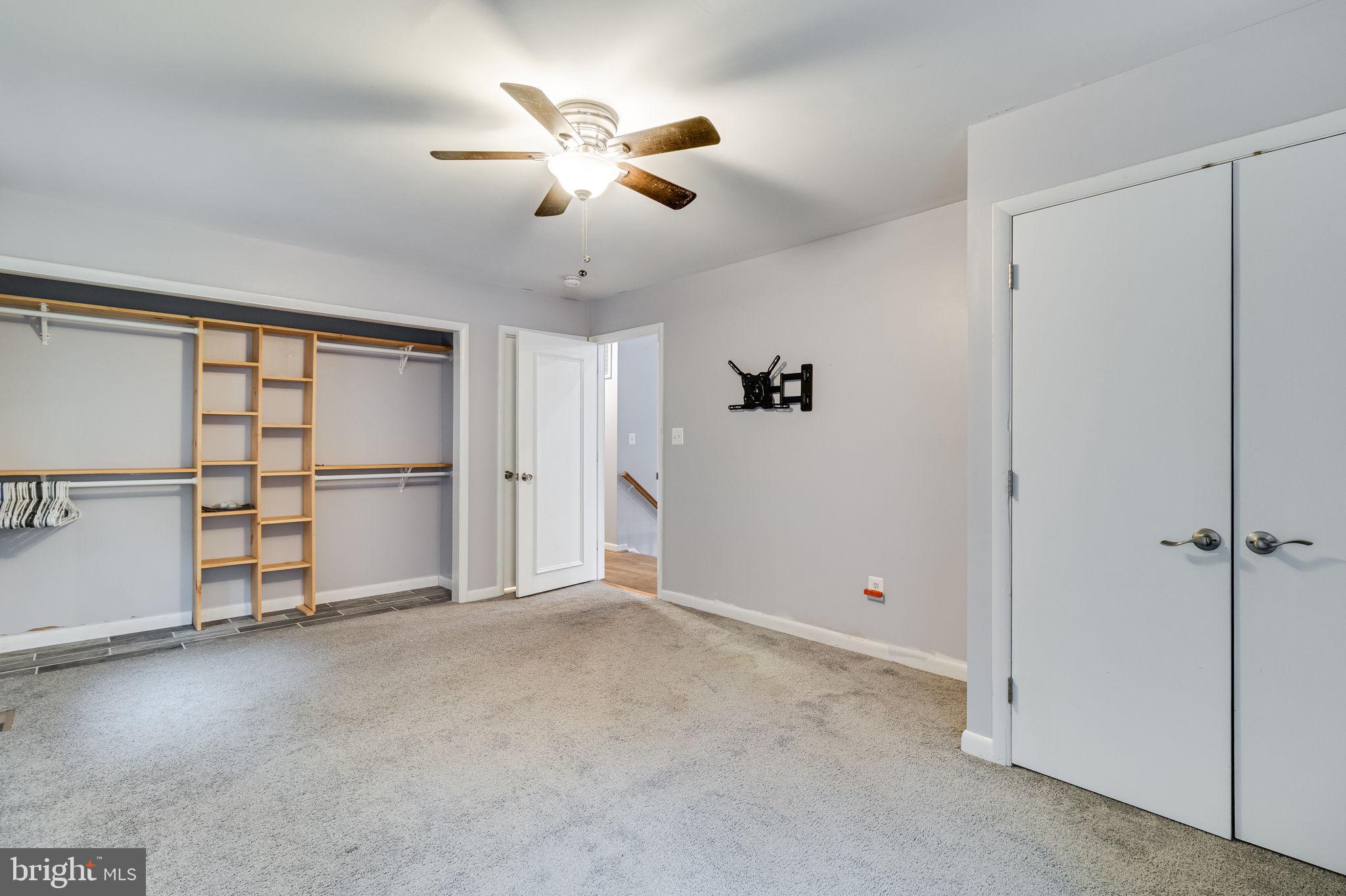 COVE LAKE - Residential