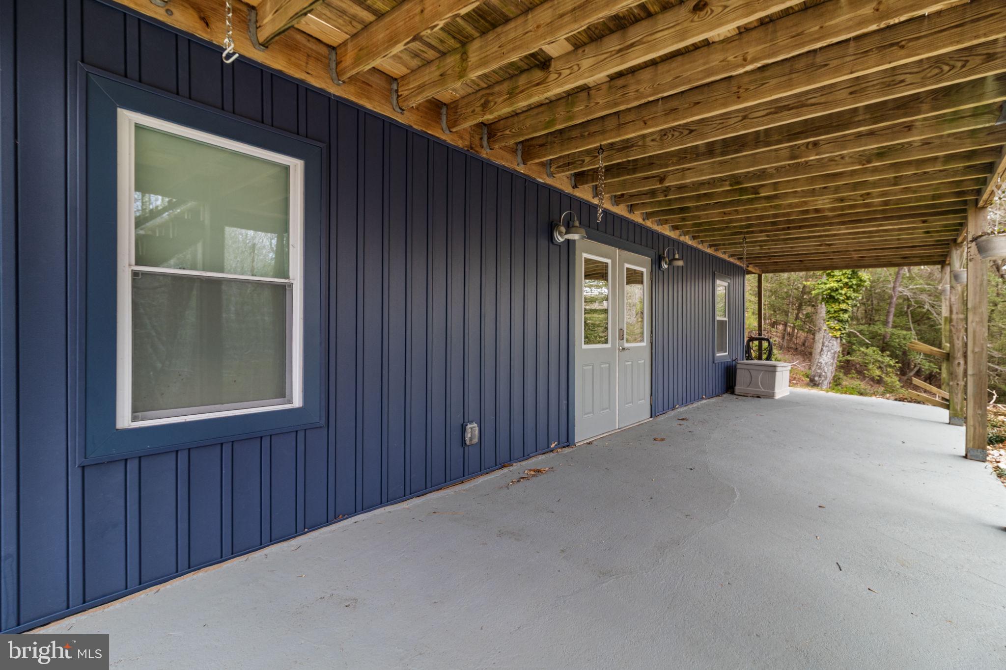 COVE LAKE - Residential