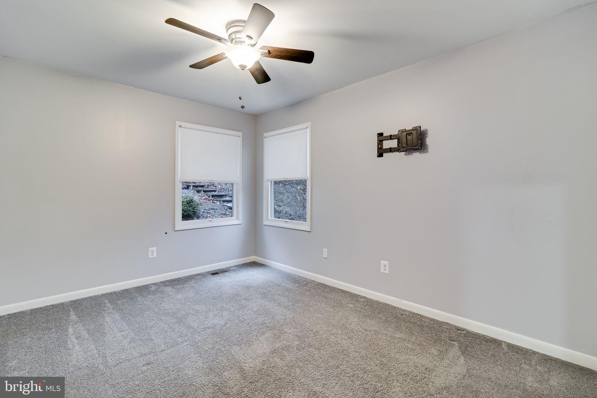 COVE LAKE - Residential